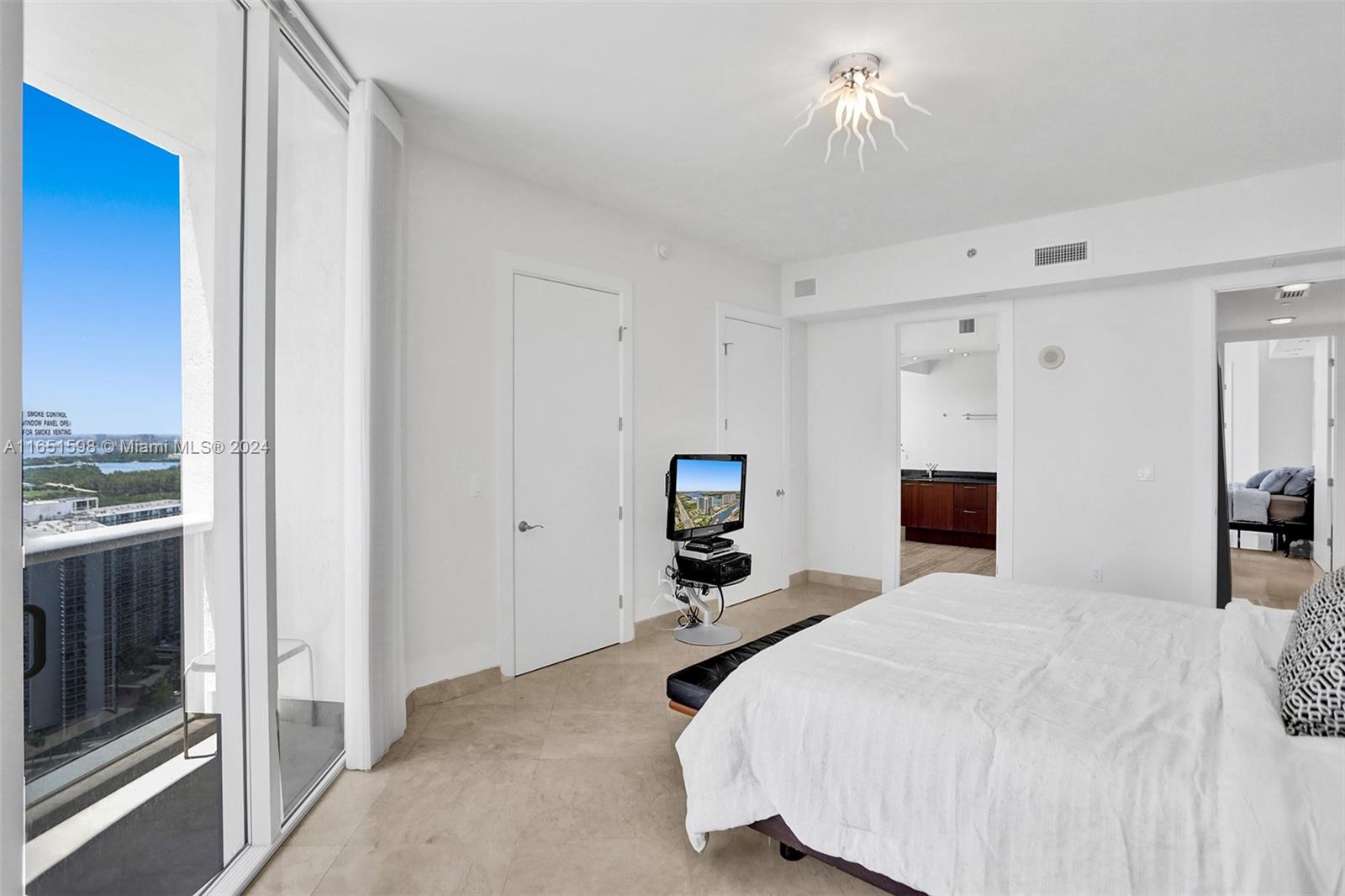 16001 Collins Ave #2806, Sunny Isles Beach FL 33160