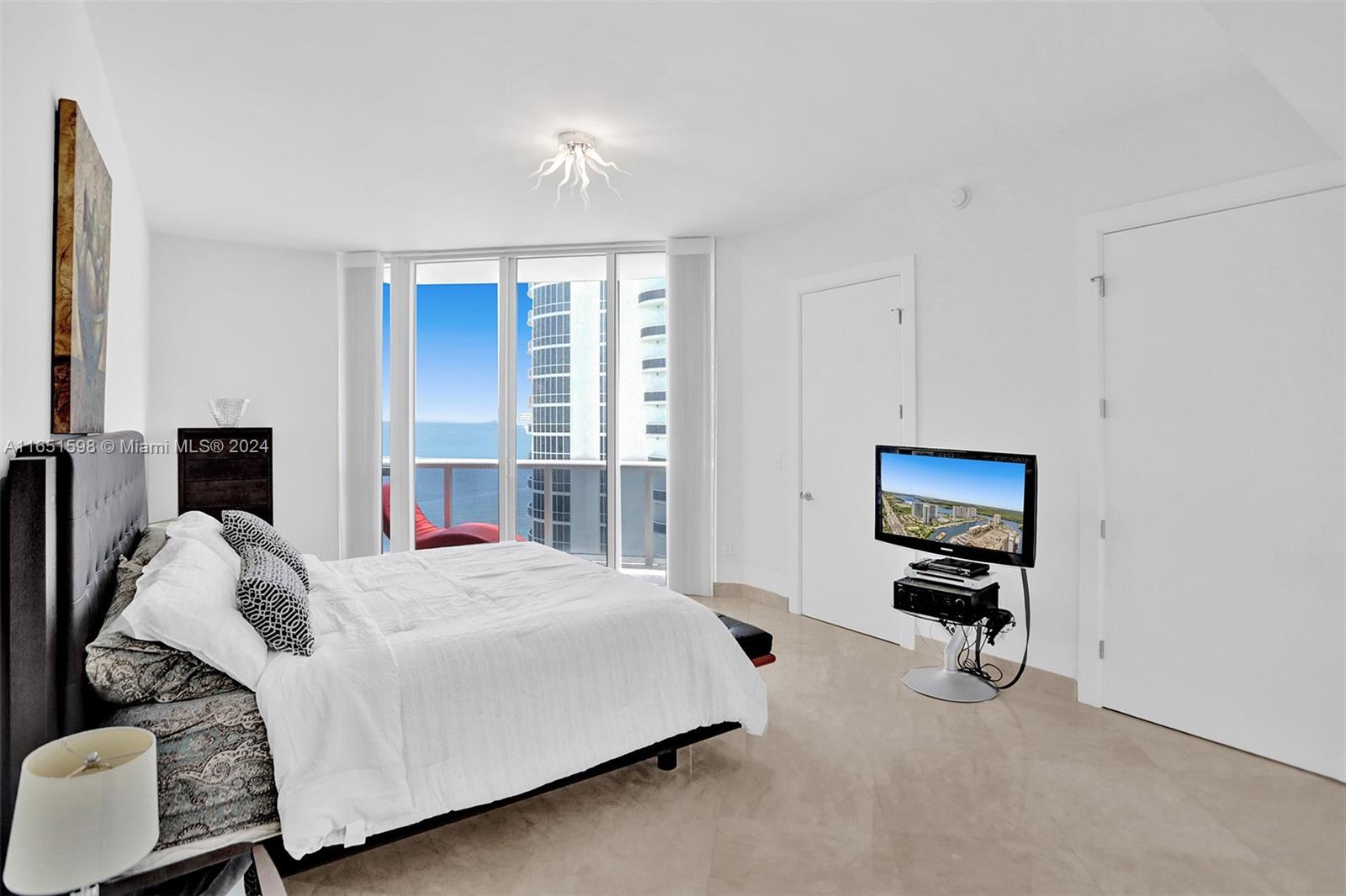 16001 Collins Ave #2806, Sunny Isles Beach FL 33160