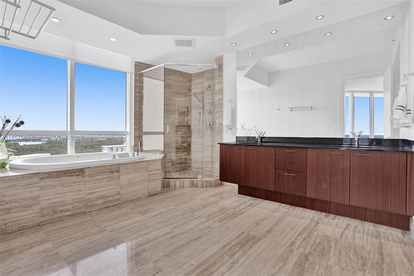16001 Collins Ave #2806, Sunny Isles Beach FL 33160