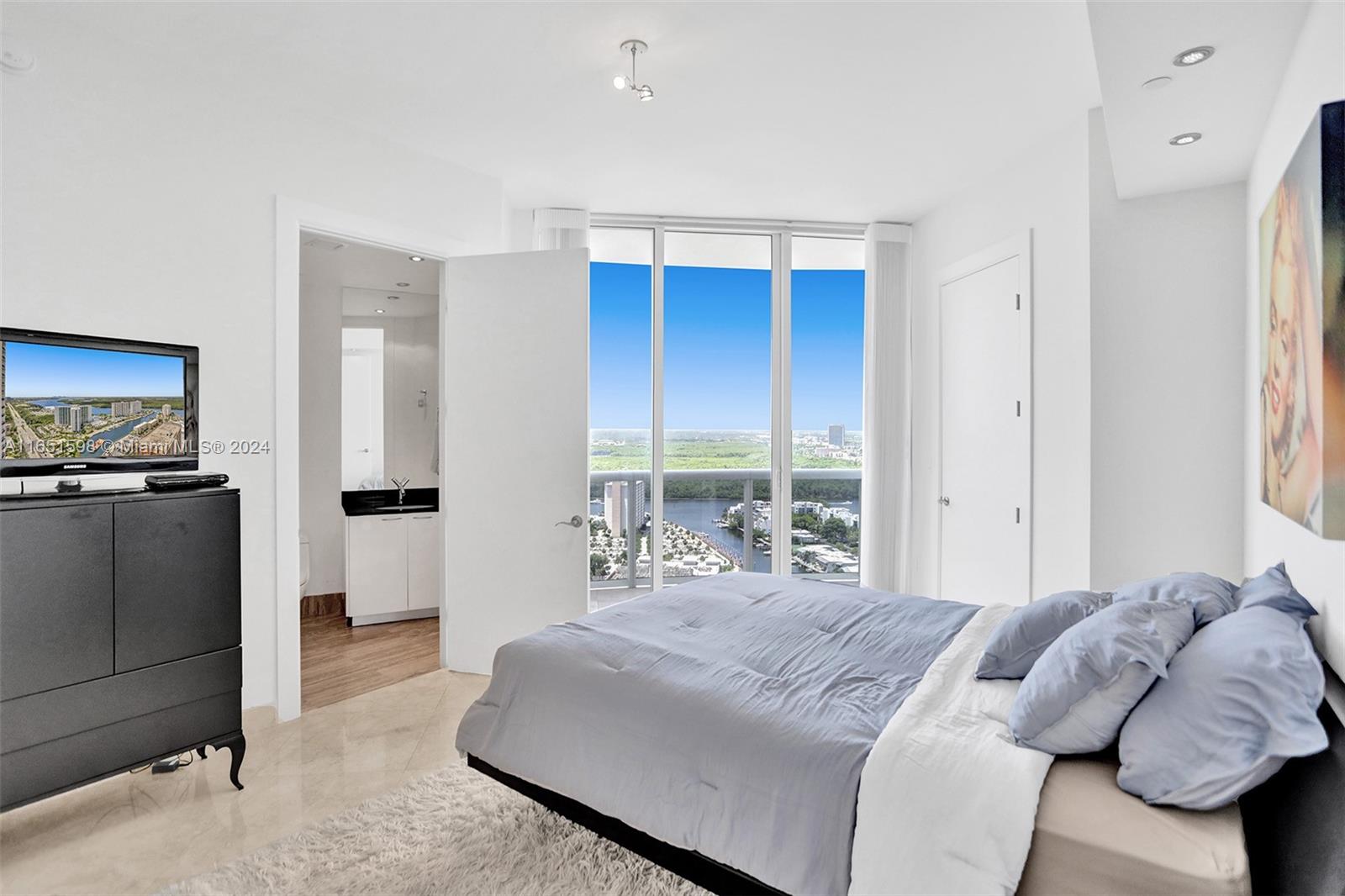 16001 Collins Ave #2806, Sunny Isles Beach FL 33160