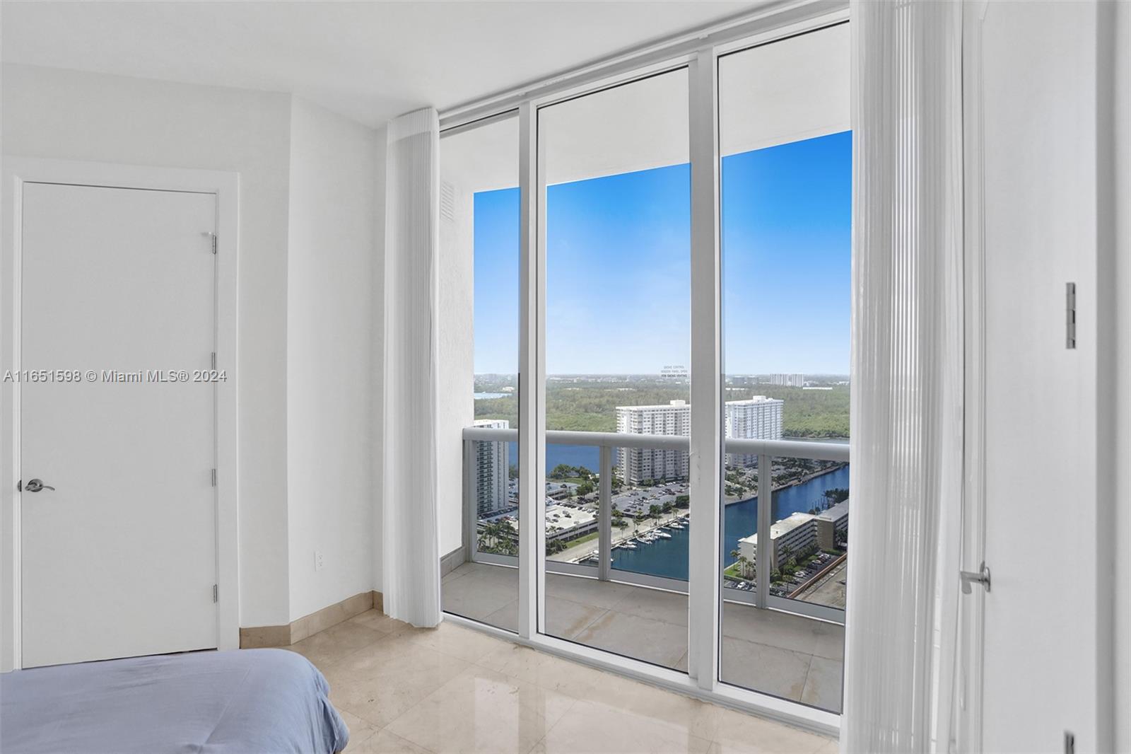 16001 Collins Ave #2806, Sunny Isles Beach FL 33160