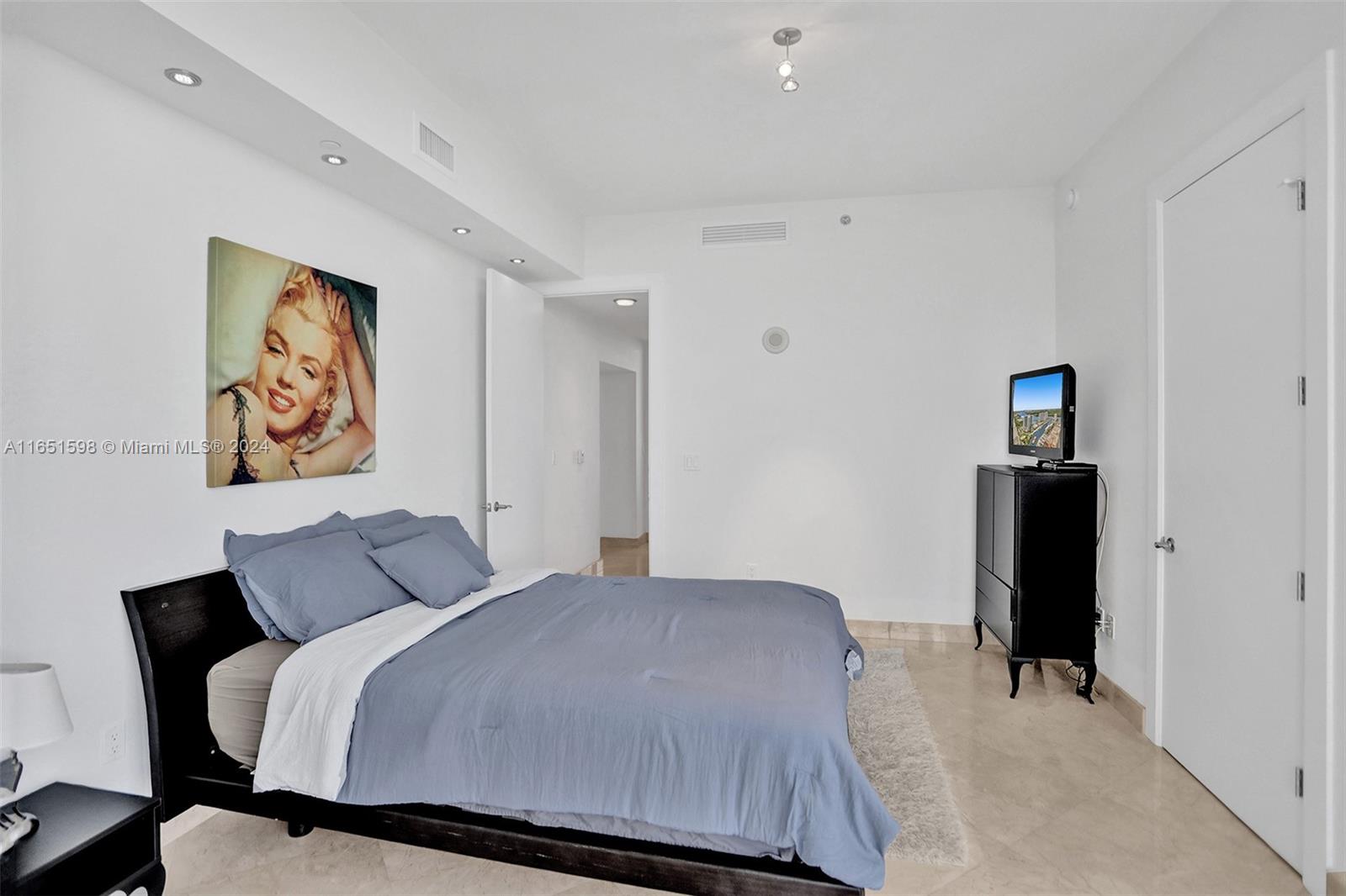 16001 Collins Ave #2806, Sunny Isles Beach FL 33160