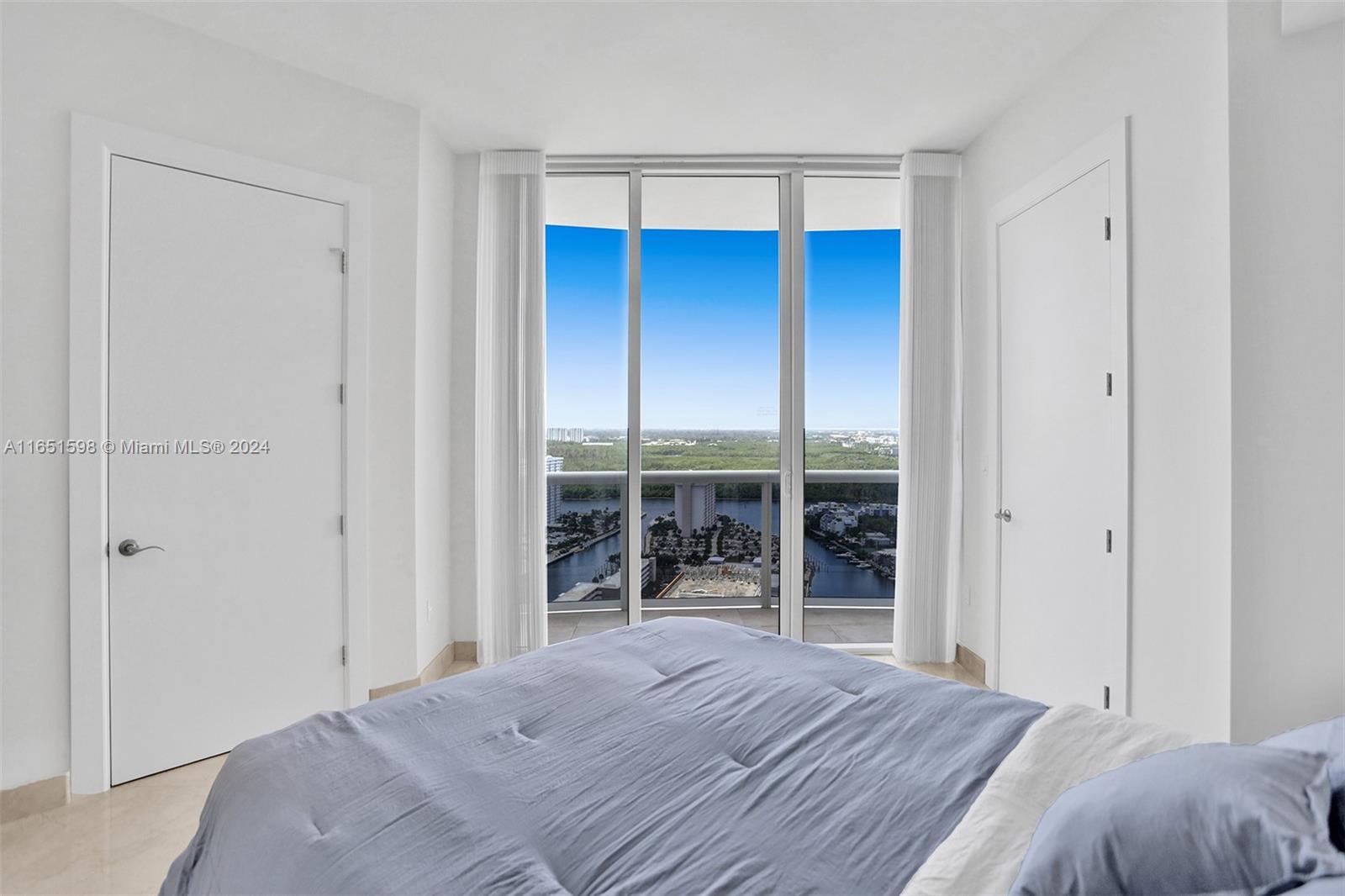 16001 Collins Ave #2806, Sunny Isles Beach FL 33160