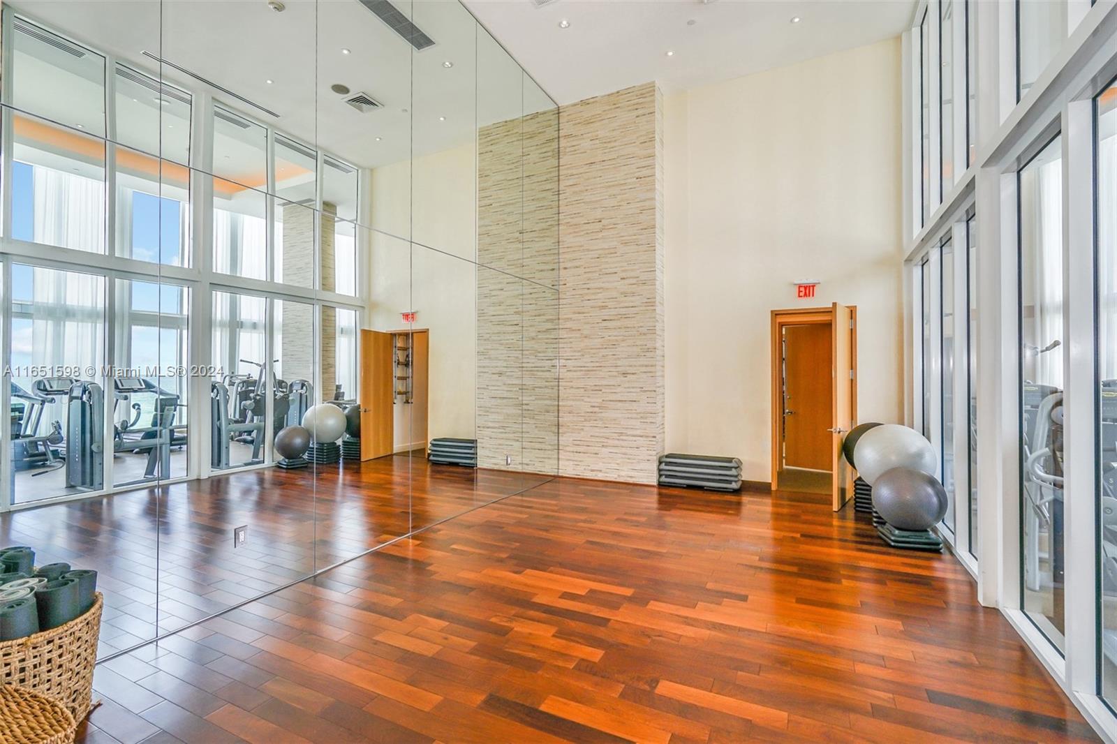 16001 Collins Ave #2806, Sunny Isles Beach FL 33160