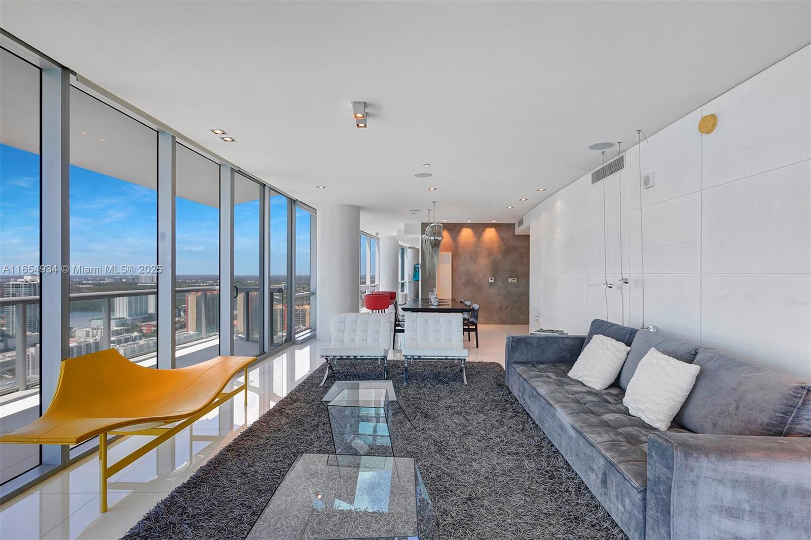 Apartamento para Alugar em Sunny Isles Beach, FL