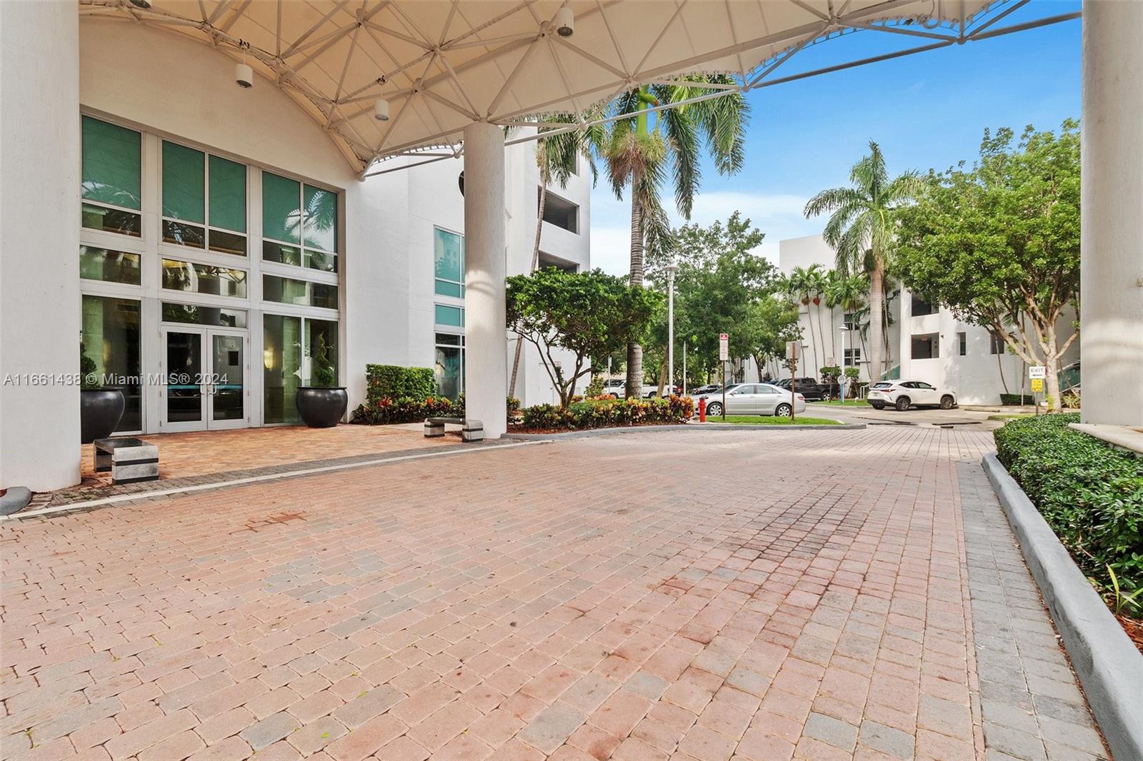 7900 Harbor Island Dr #513, North Bay Village FL 33141
