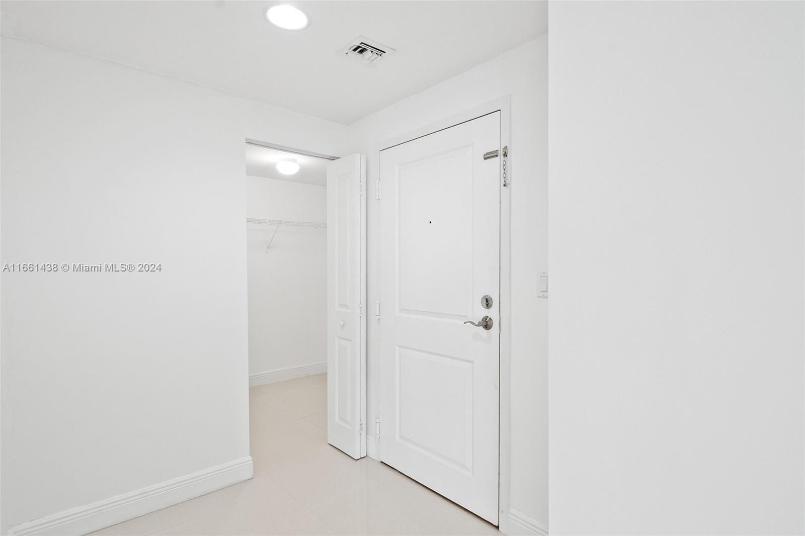 7900 Harbor Island Dr #513, North Bay Village FL 33141