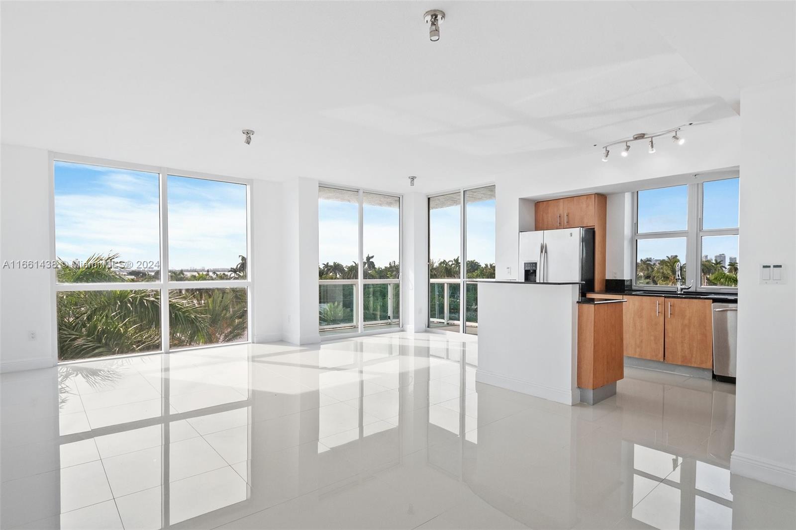 7900 Harbor Island Dr #513, North Bay Village FL 33141