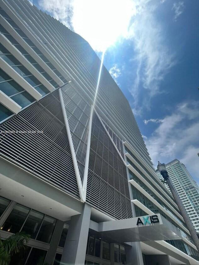 Condo for Sale in Miami, FL