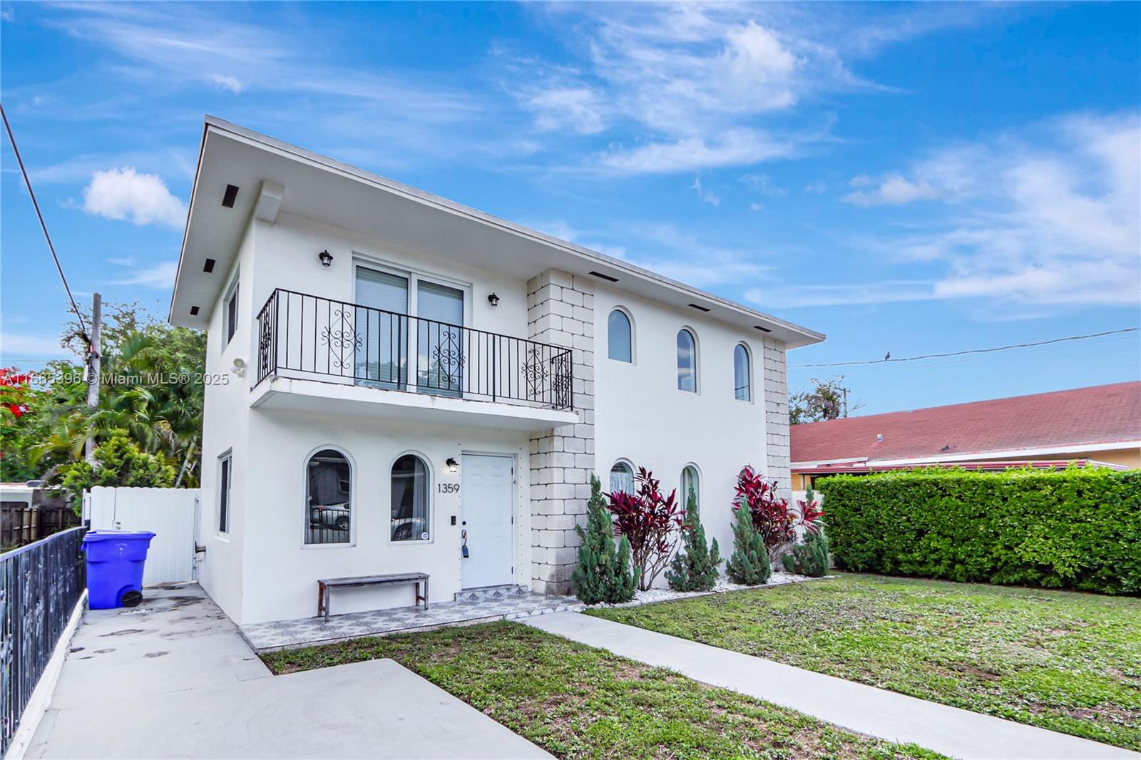 1359 SW 11th St