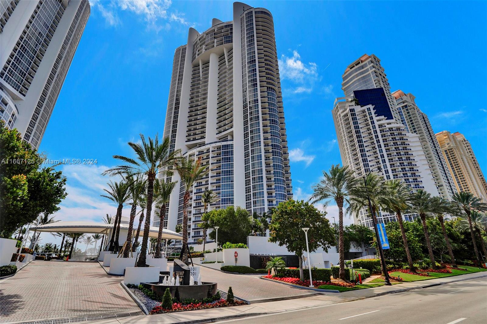 Apartamento à Venda em Sunny Isles Beach, FL