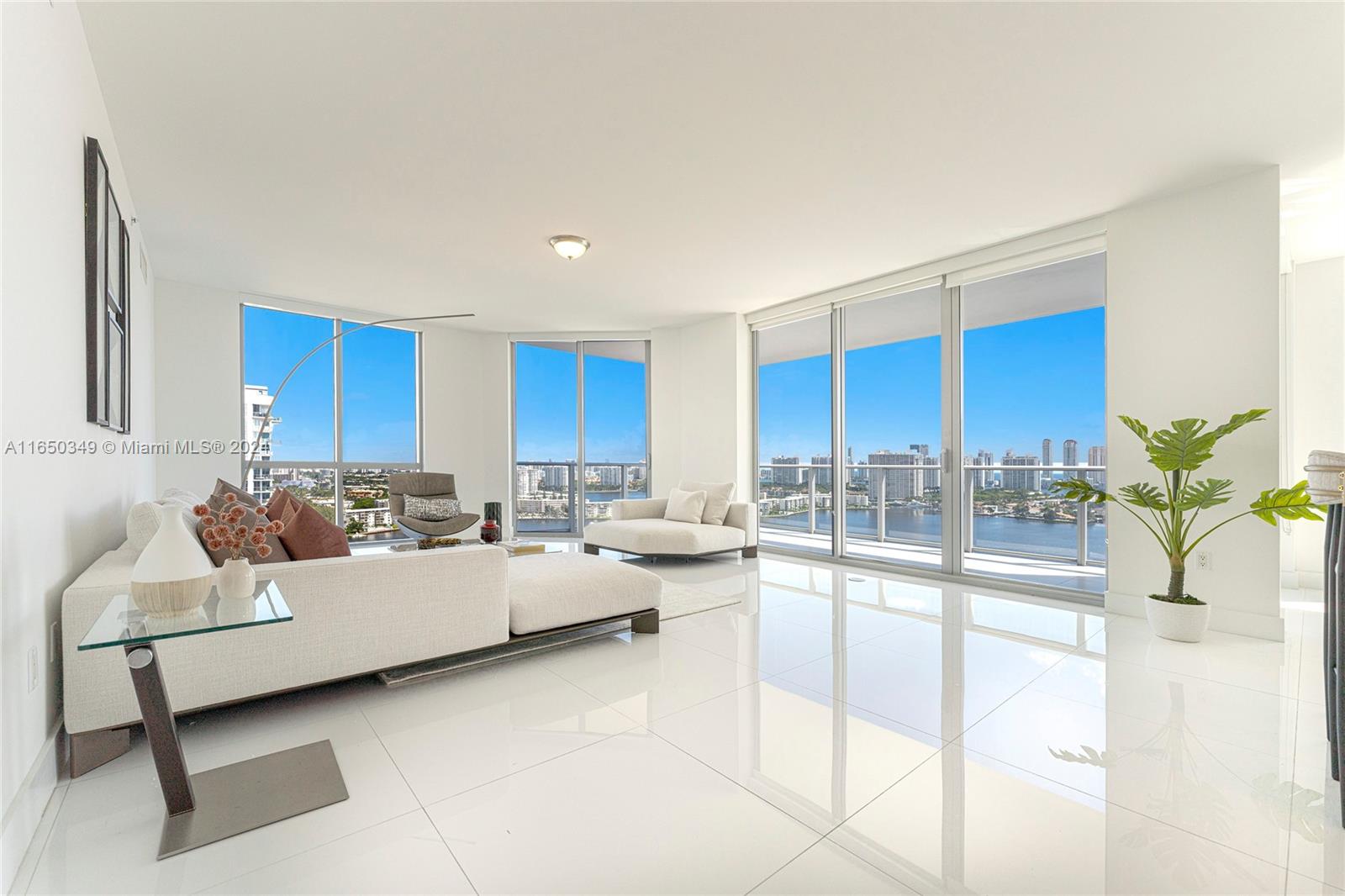 Apartamento en Venta en North Miami Beach, FL