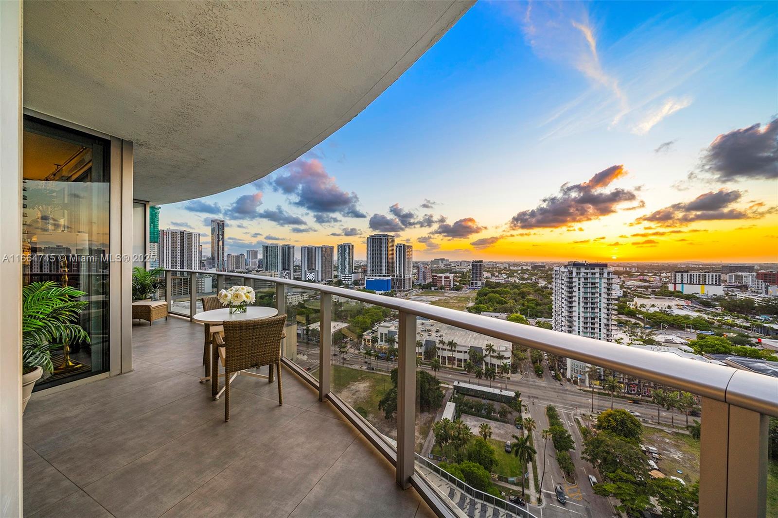 Condo for Sale in Miami, FL