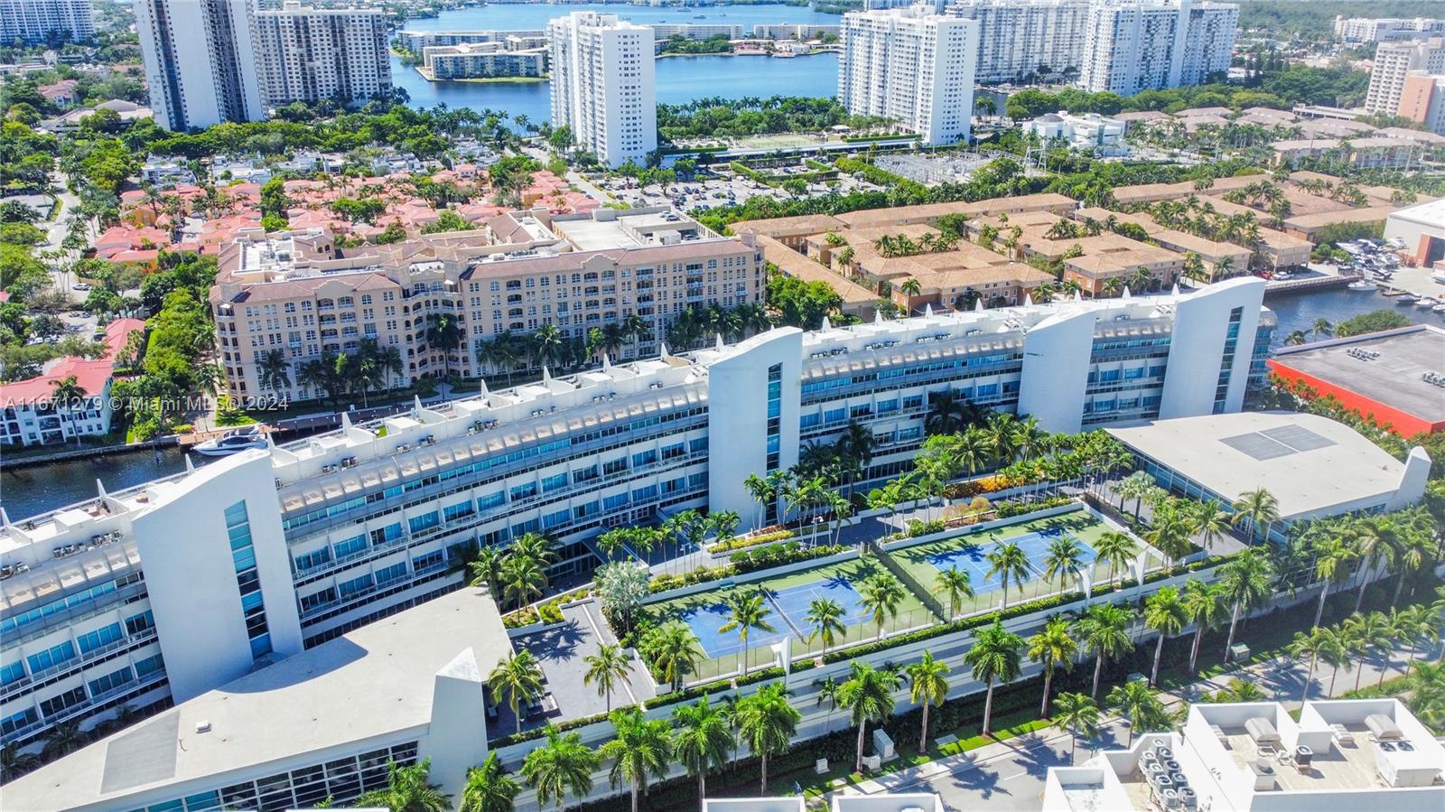 2950 NE 188th St #516, Aventura FL 33180