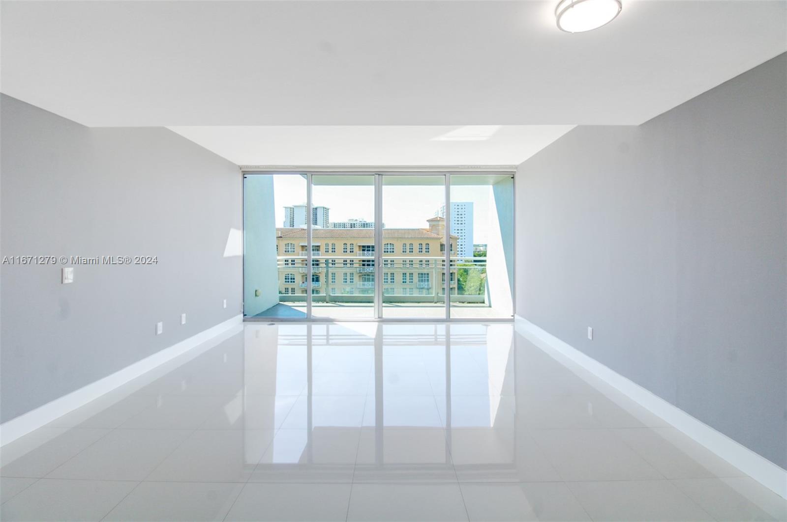 2950 NE 188th St #516, Aventura FL 33180