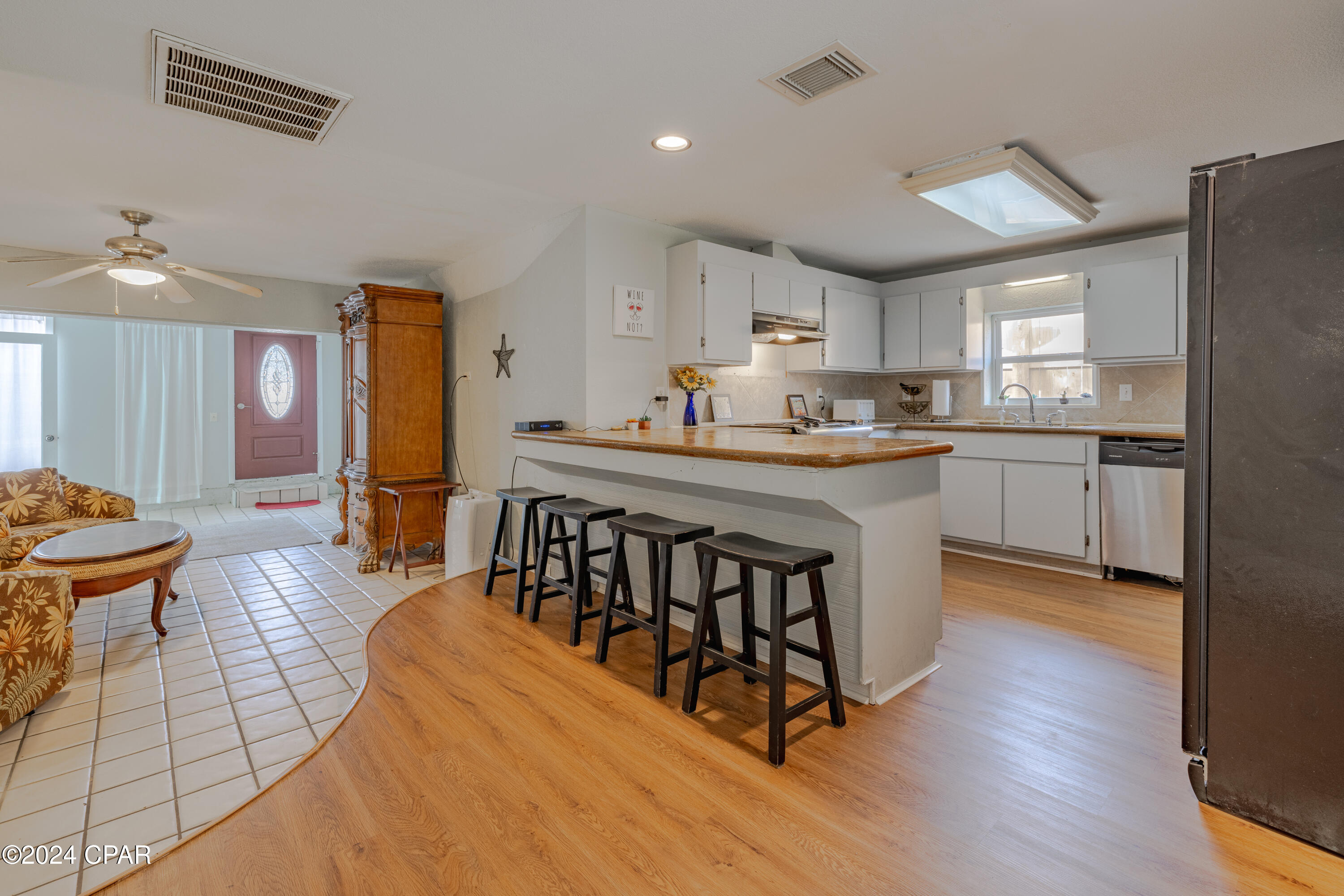 Image 8 For 5818 Hilltop Avenue