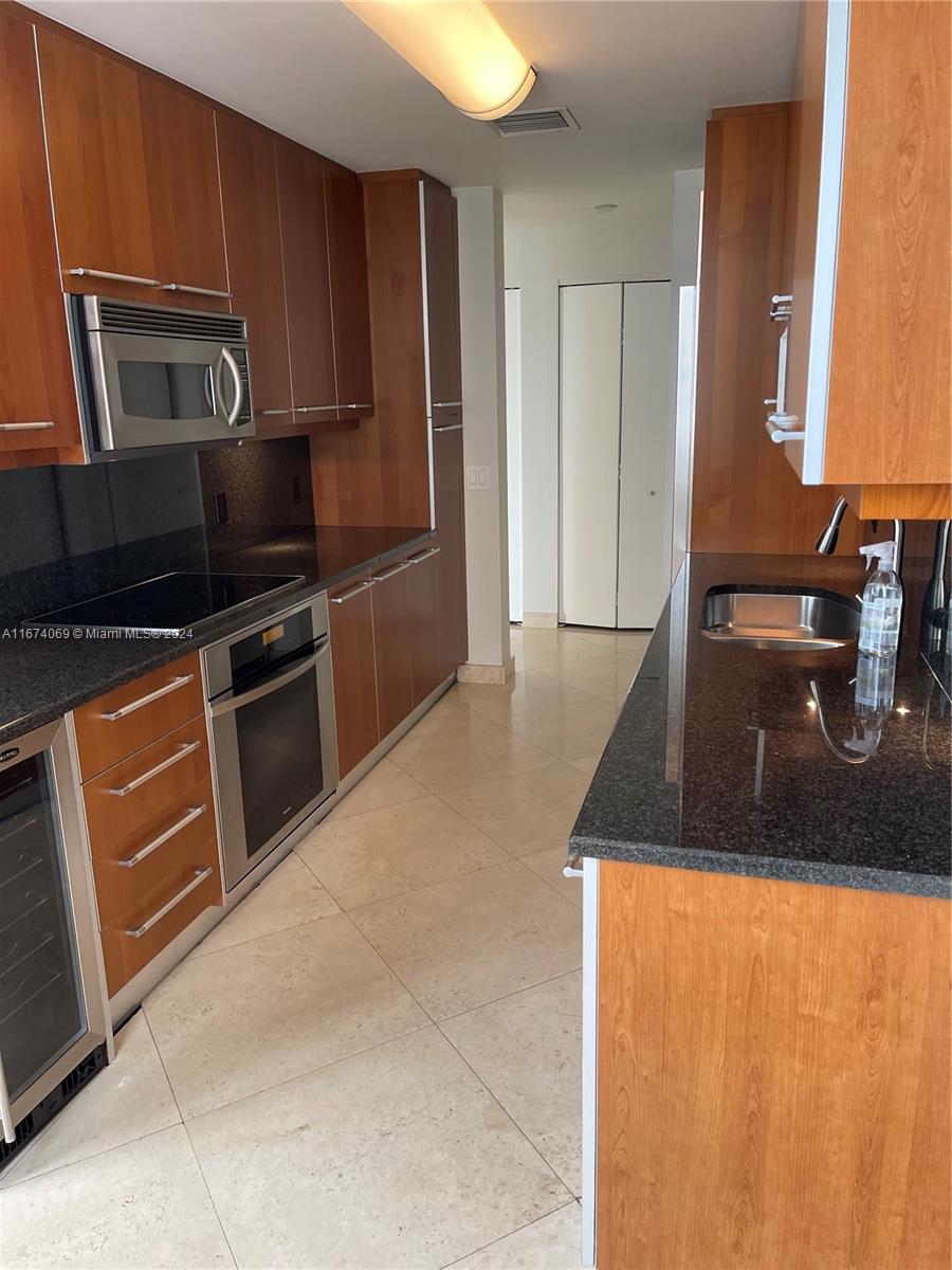 901 Brickell Key Blvd #1103, Miami FL 33131