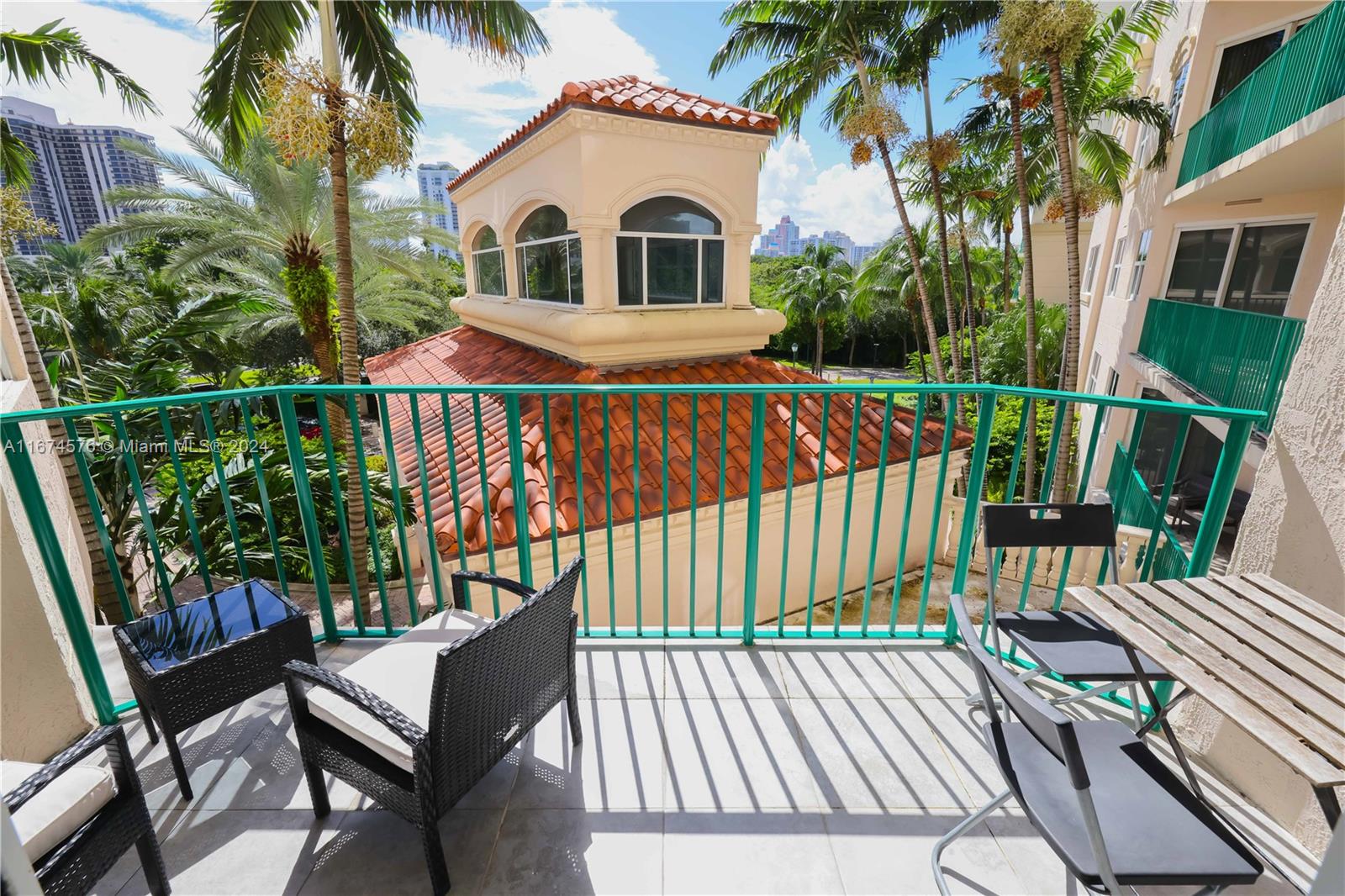 19900 E Country Club Dr #307, Aventura FL 33180