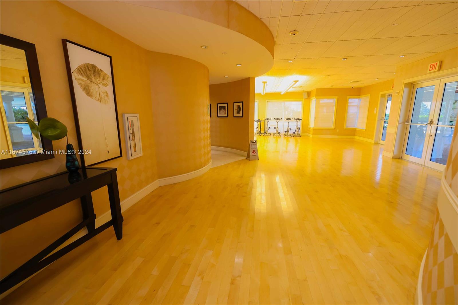 19900 E Country Club Dr #307, Aventura FL 33180