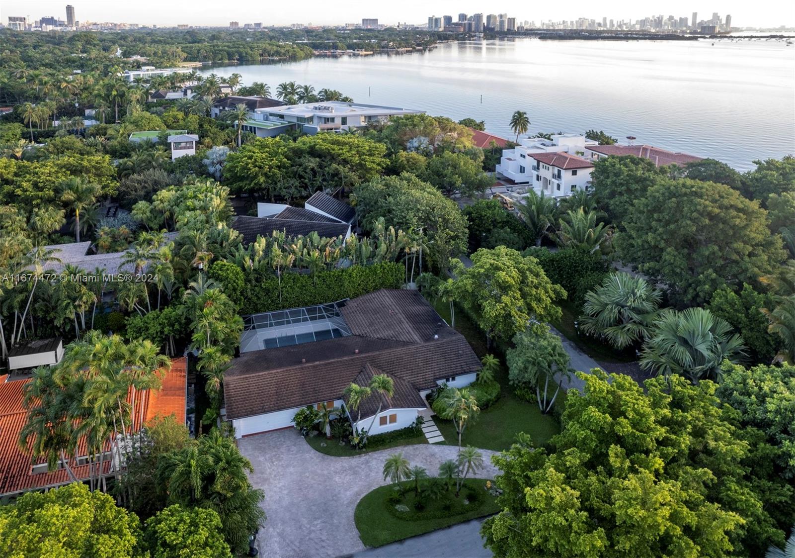House for Sale in Coral Gables, FL