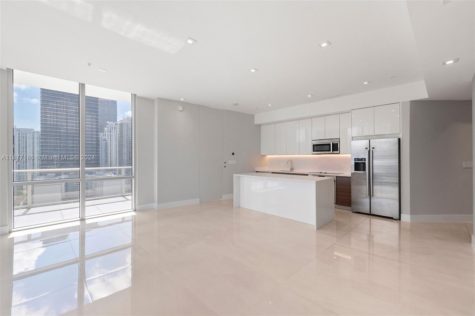 Condo for Sale in Miami, FL