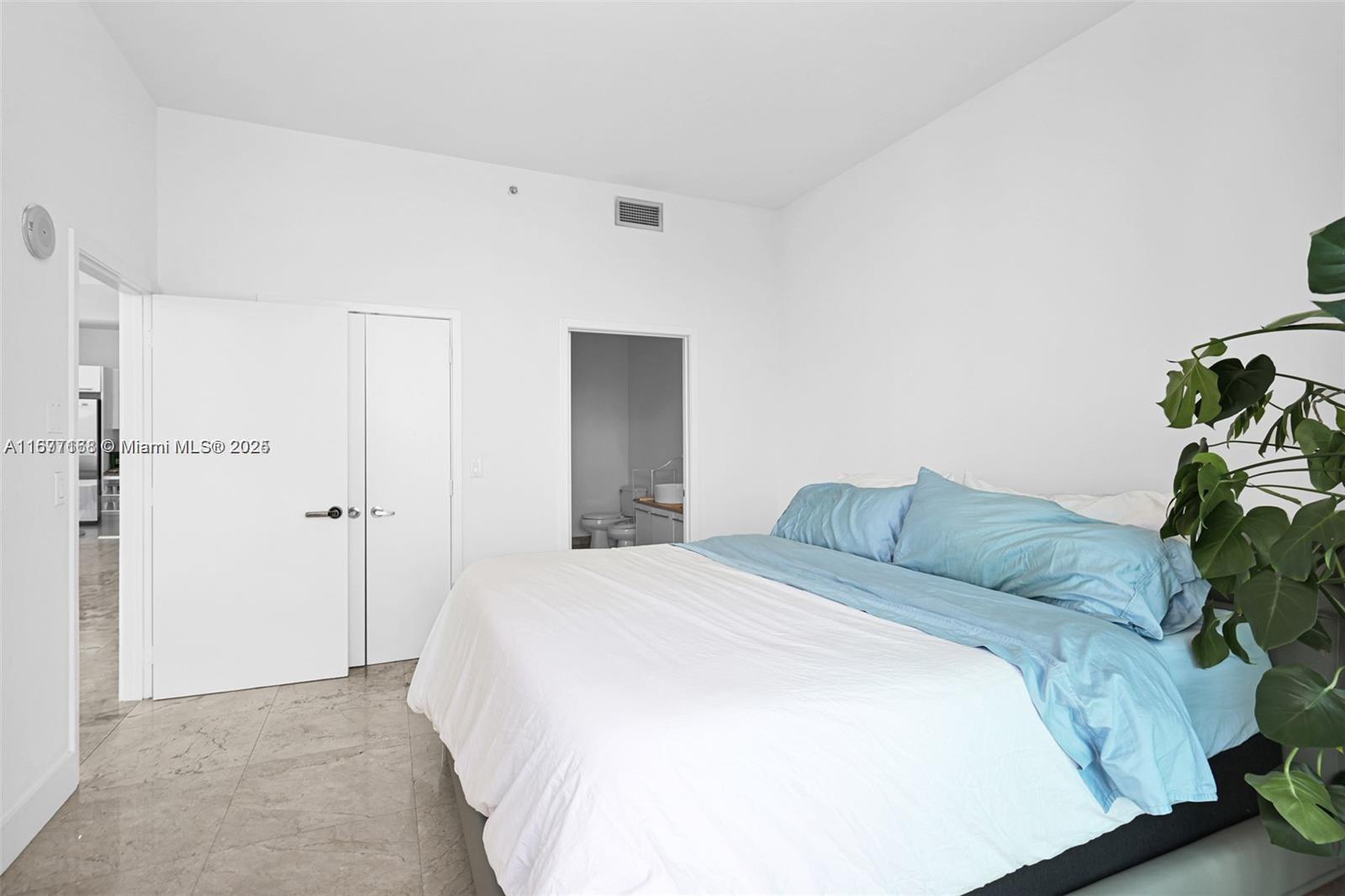 888 Biscayne Blvd #4401, Miami FL 33132