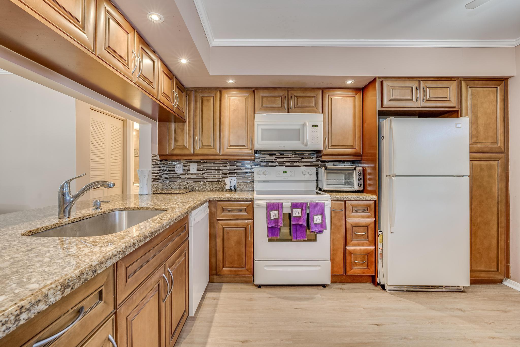 Sunrise Lakes 186 Condo