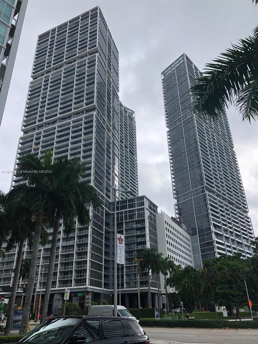 Condo for Sale in Miami, FL
