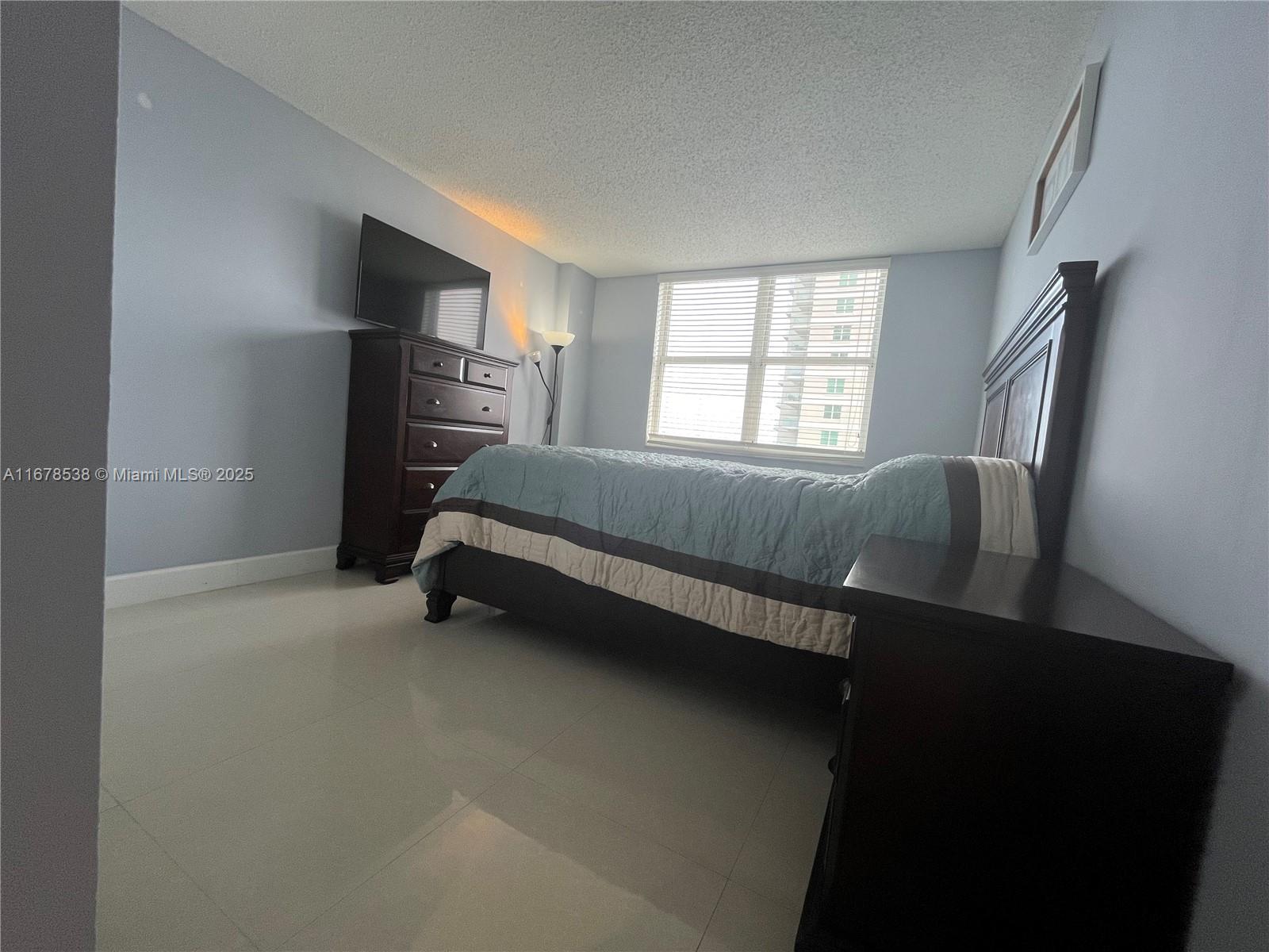 770 Claughton Island Dr #1414, Miami FL 33131