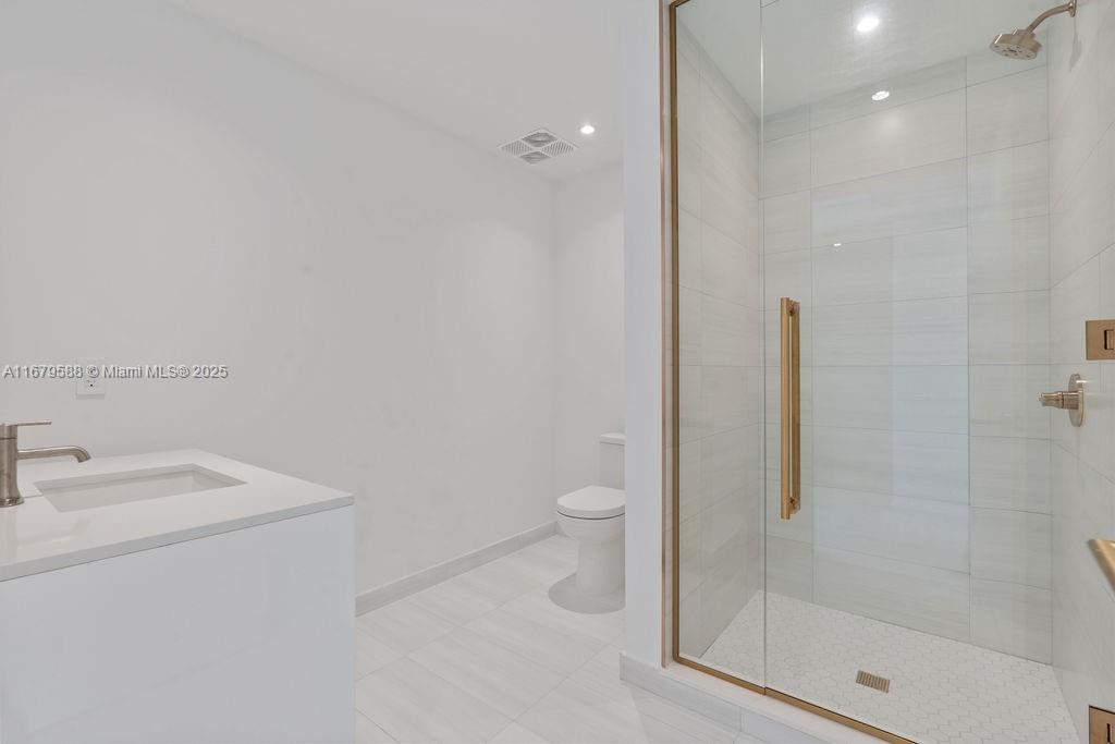 2678 Tigertail Ave #1401/02, Miami FL 33133
