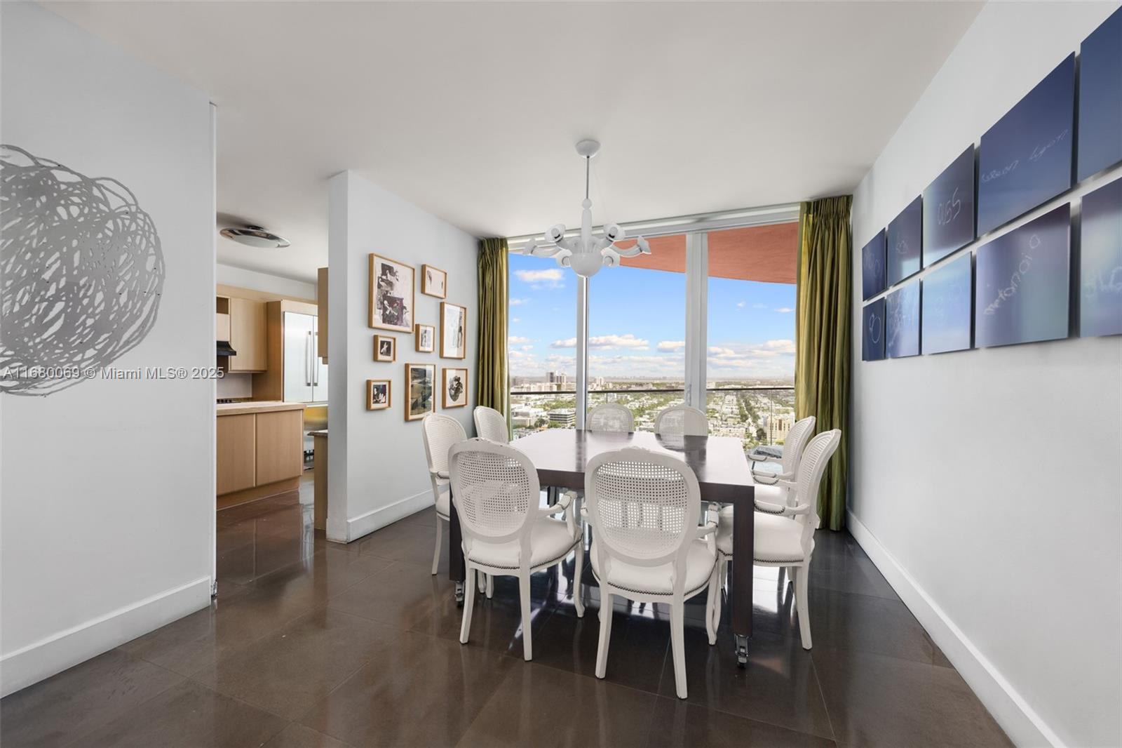 300 S Pointe Dr #3204, Miami Beach FL 33139