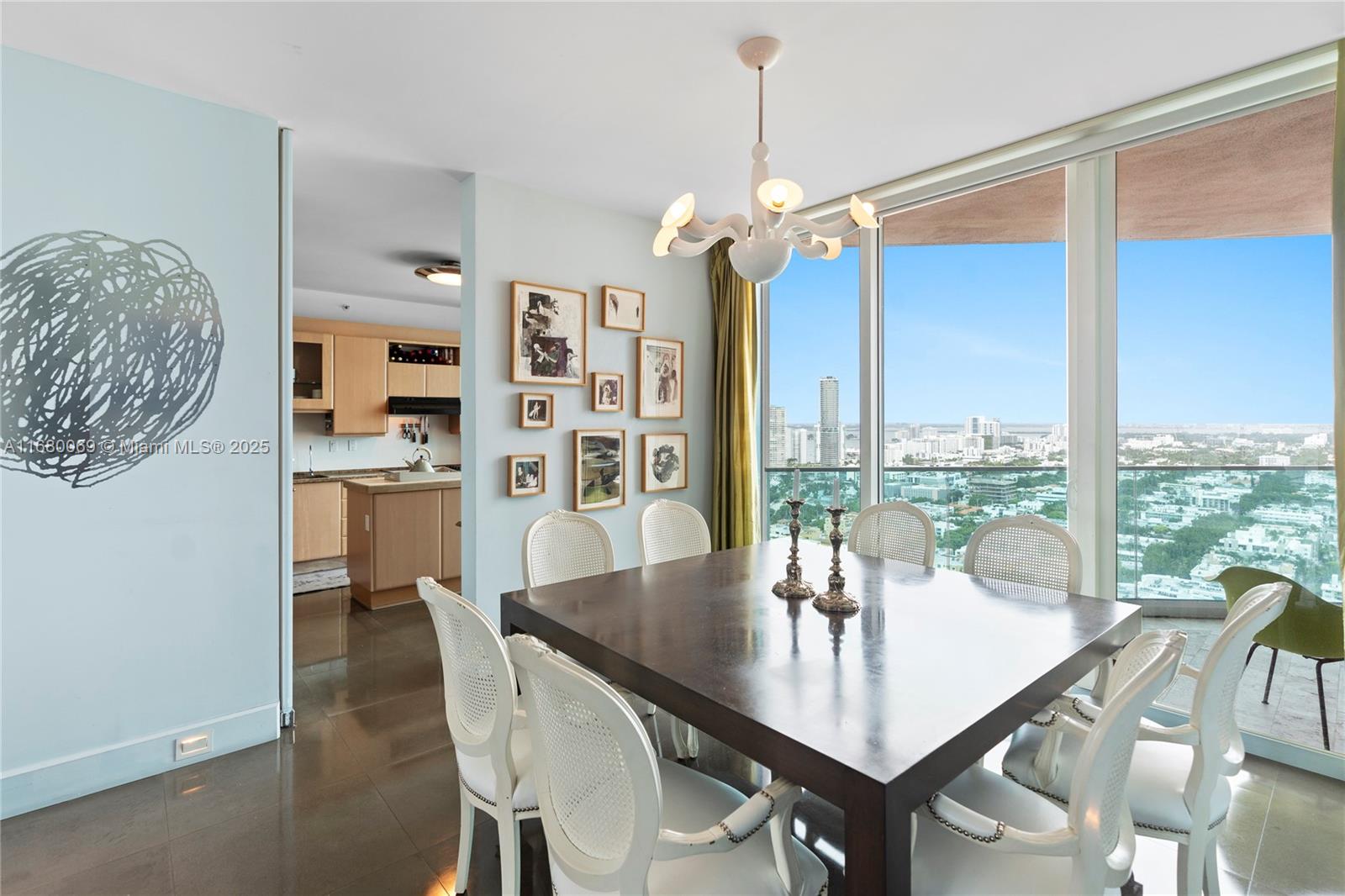 300 S Pointe Dr #3204, Miami Beach FL 33139