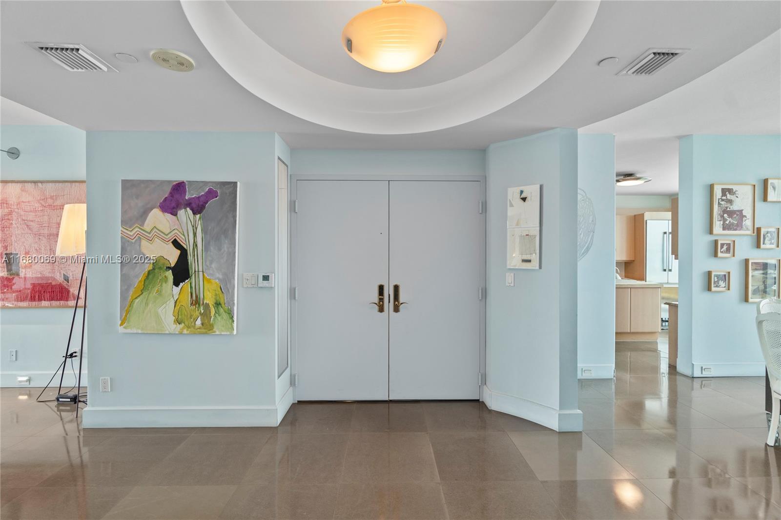 300 S Pointe Dr #3204, Miami Beach FL 33139