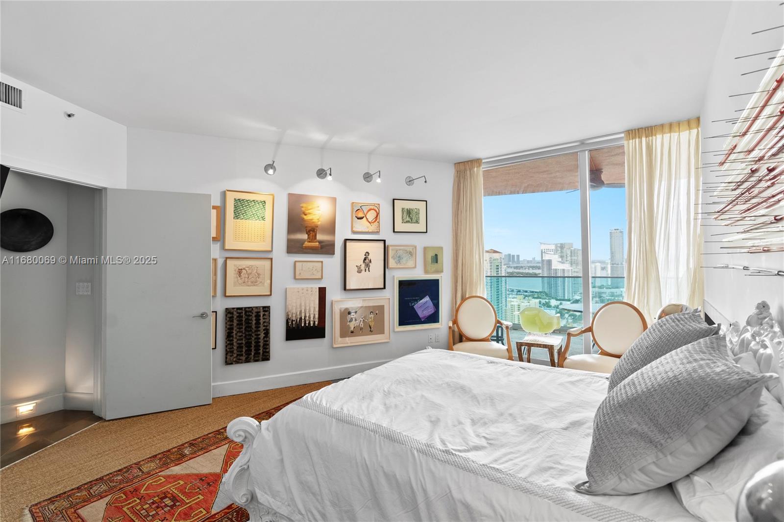 300 S Pointe Dr #3204, Miami Beach FL 33139