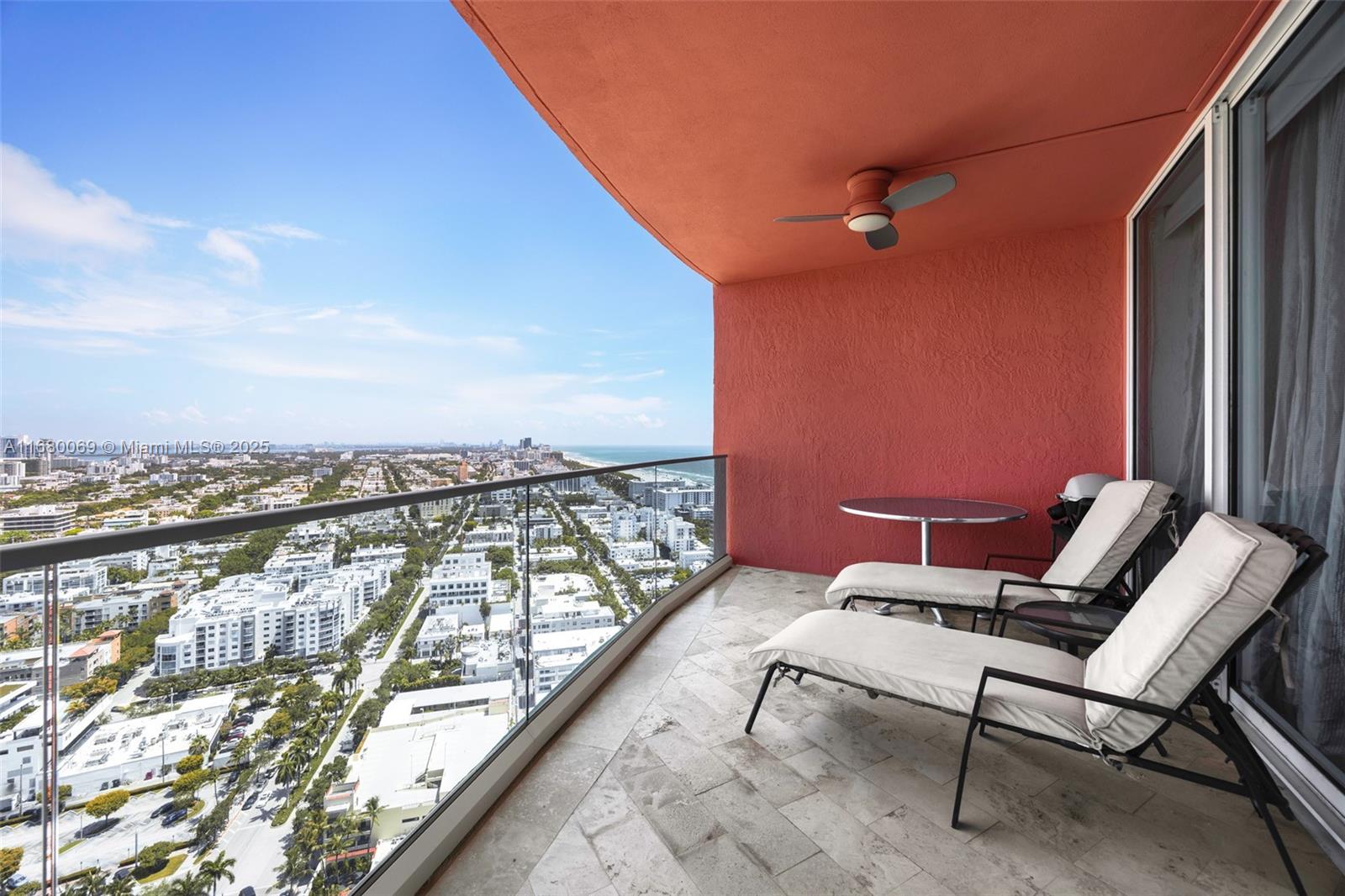 300 S Pointe Dr #3204, Miami Beach FL 33139