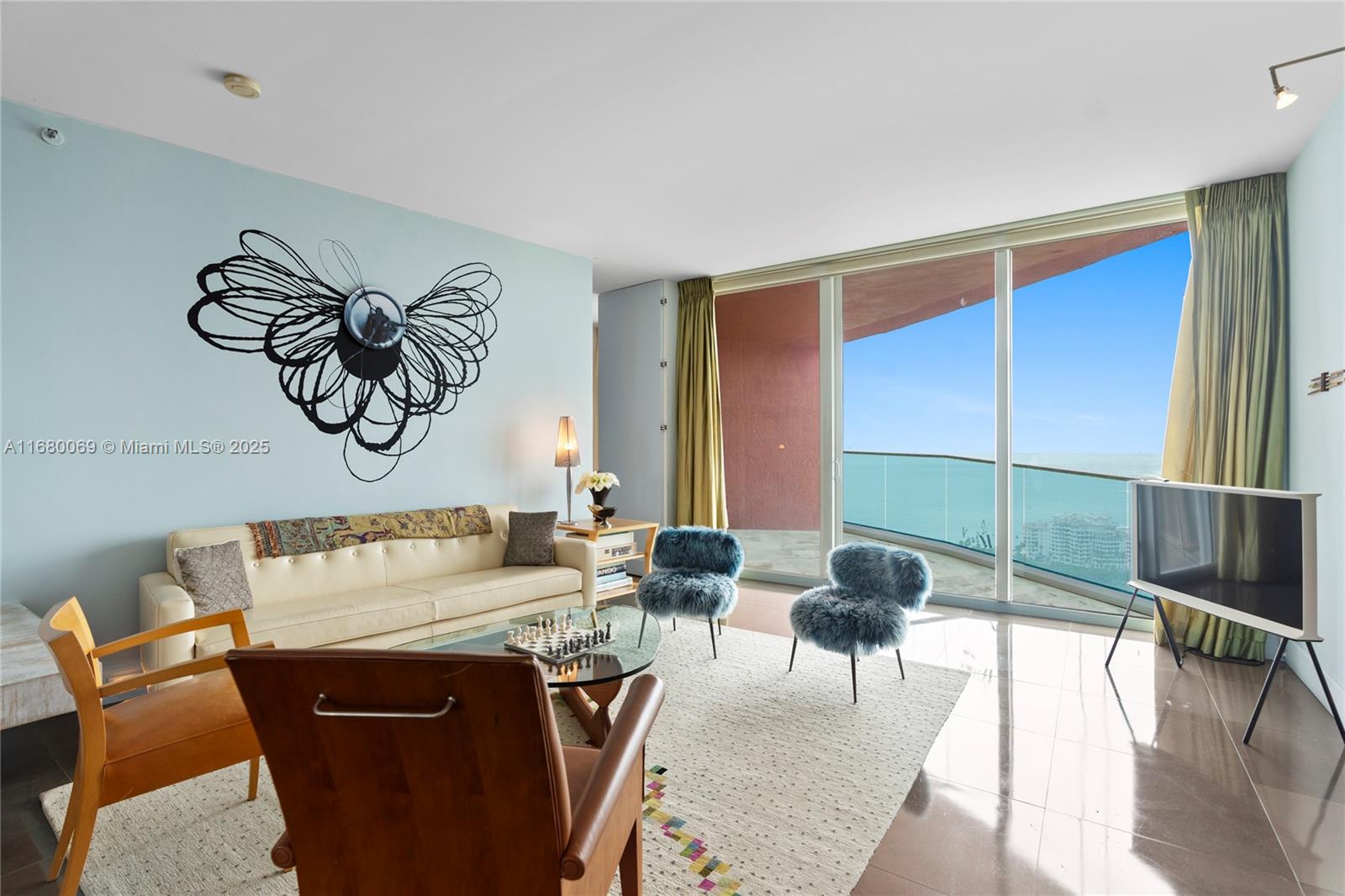 300 S Pointe Dr #3204, Miami Beach FL 33139