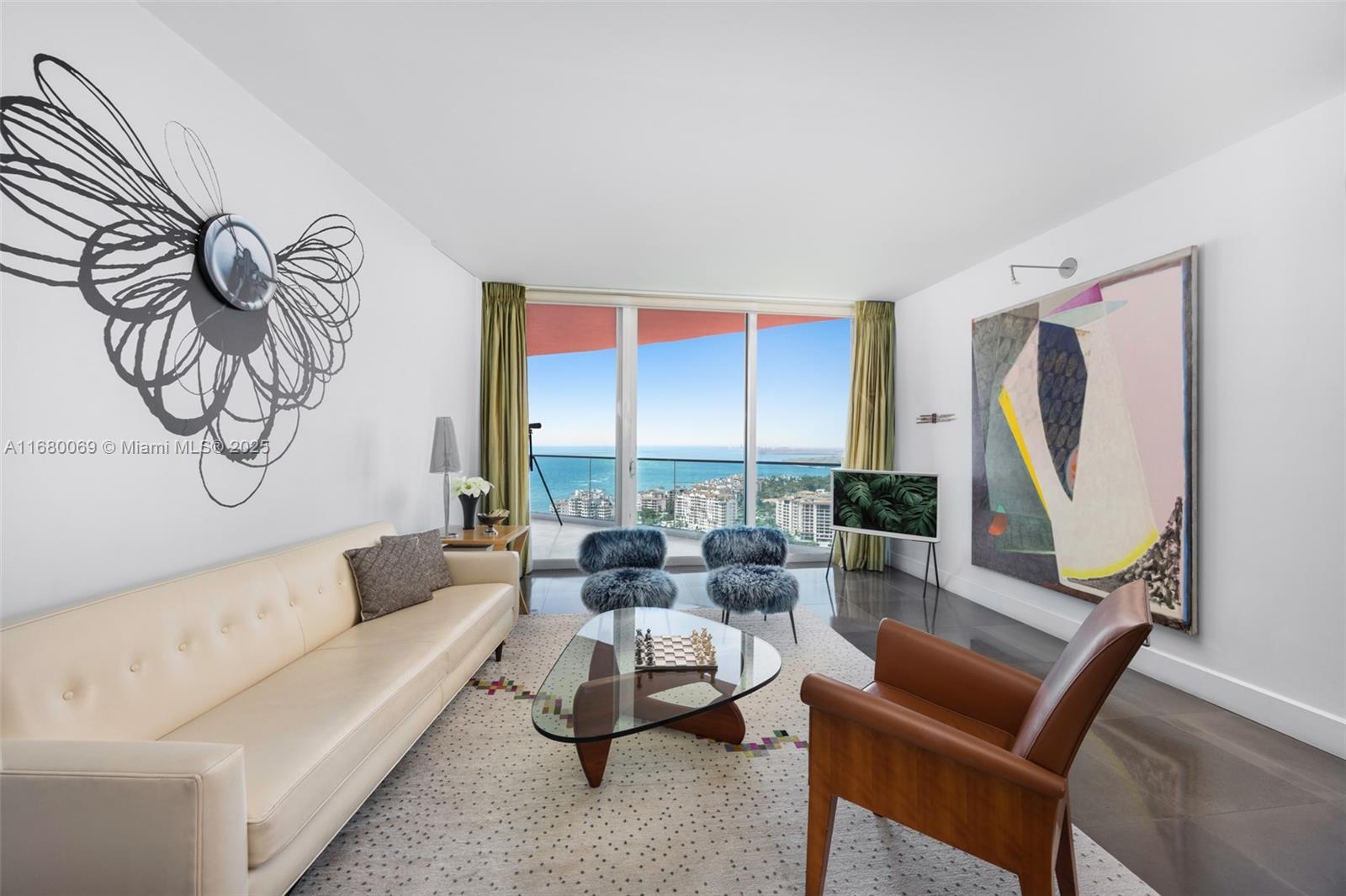 300 S Pointe Dr #3204, Miami Beach FL 33139