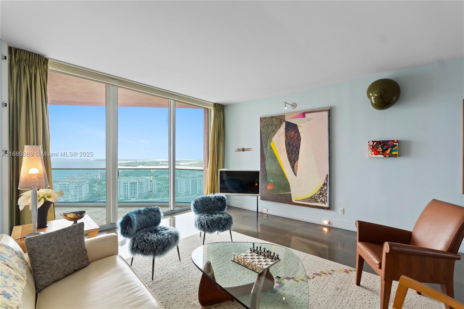 300 S Pointe Dr #3204, Miami Beach FL 33139