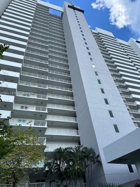 14951 Royal Oaks Ln Unit 2204, North Miami, Florida 33181