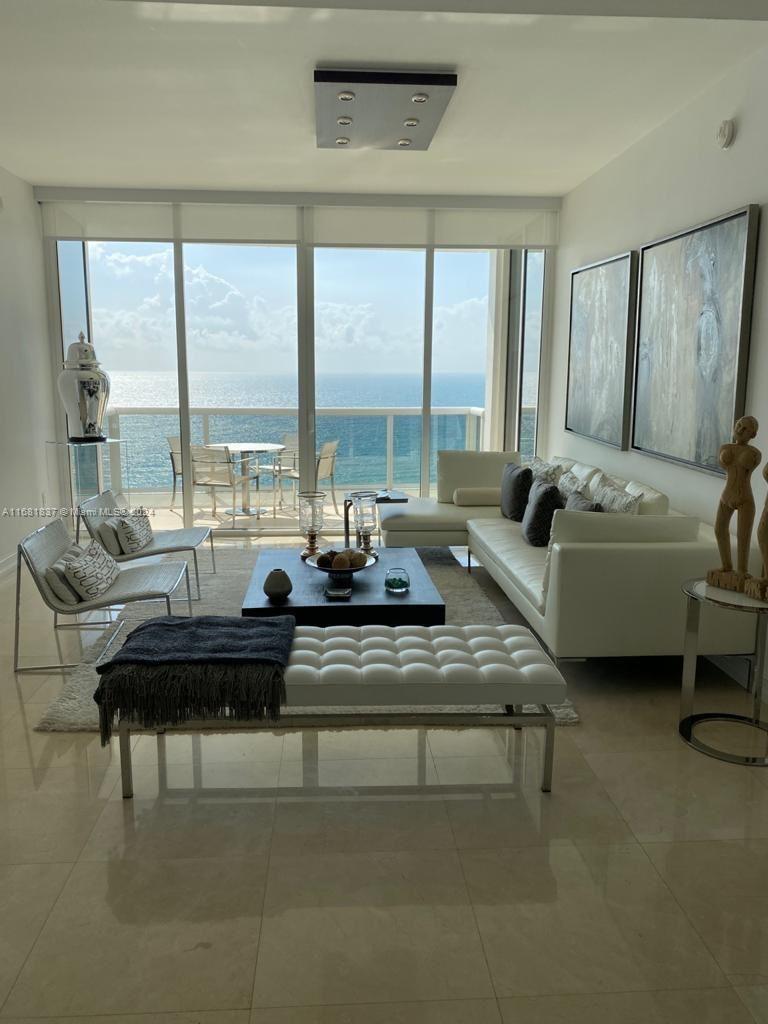 Apartamento para Alugar em Sunny Isles Beach, FL