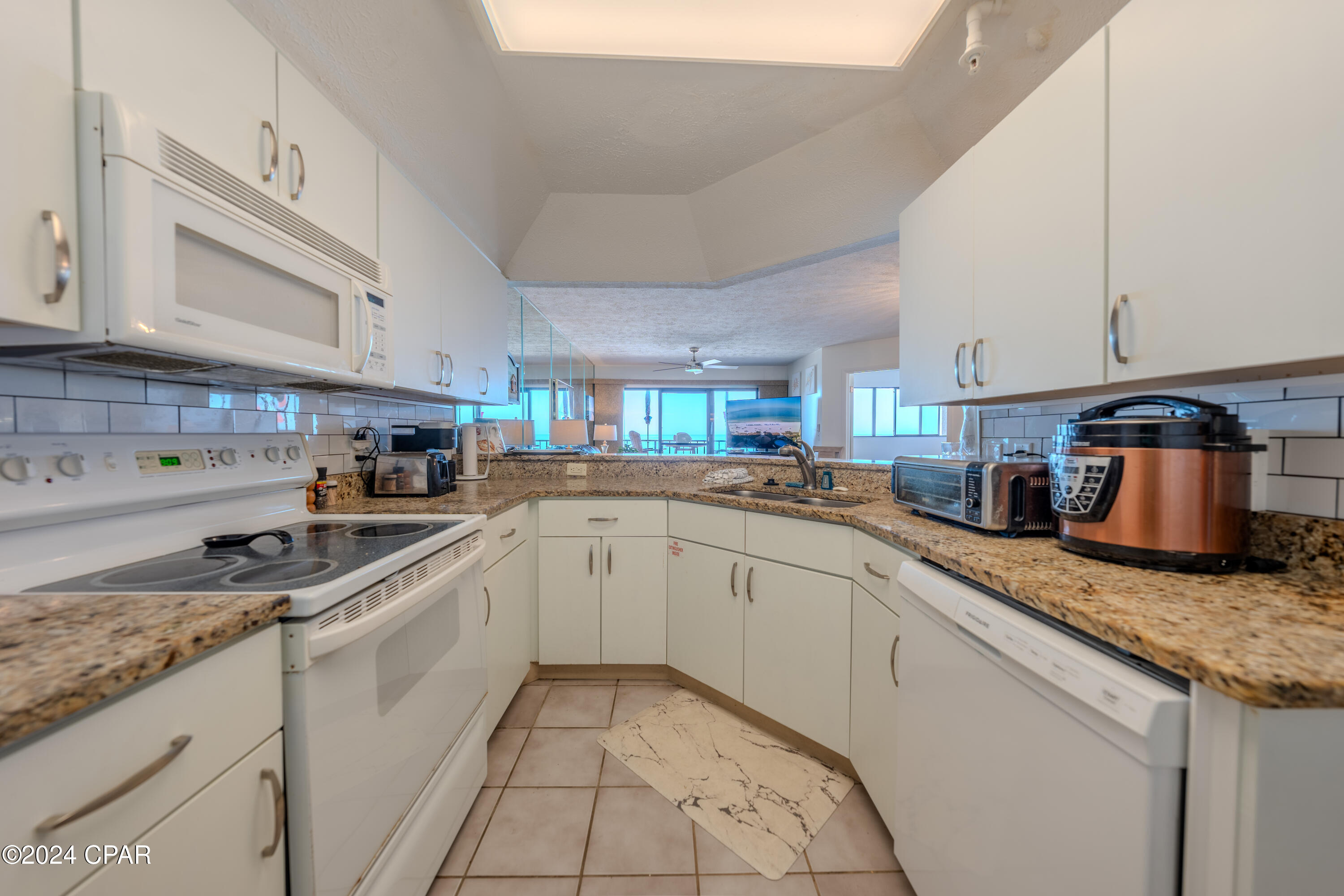 Image 9 For 6505 Thomas Drive 1002