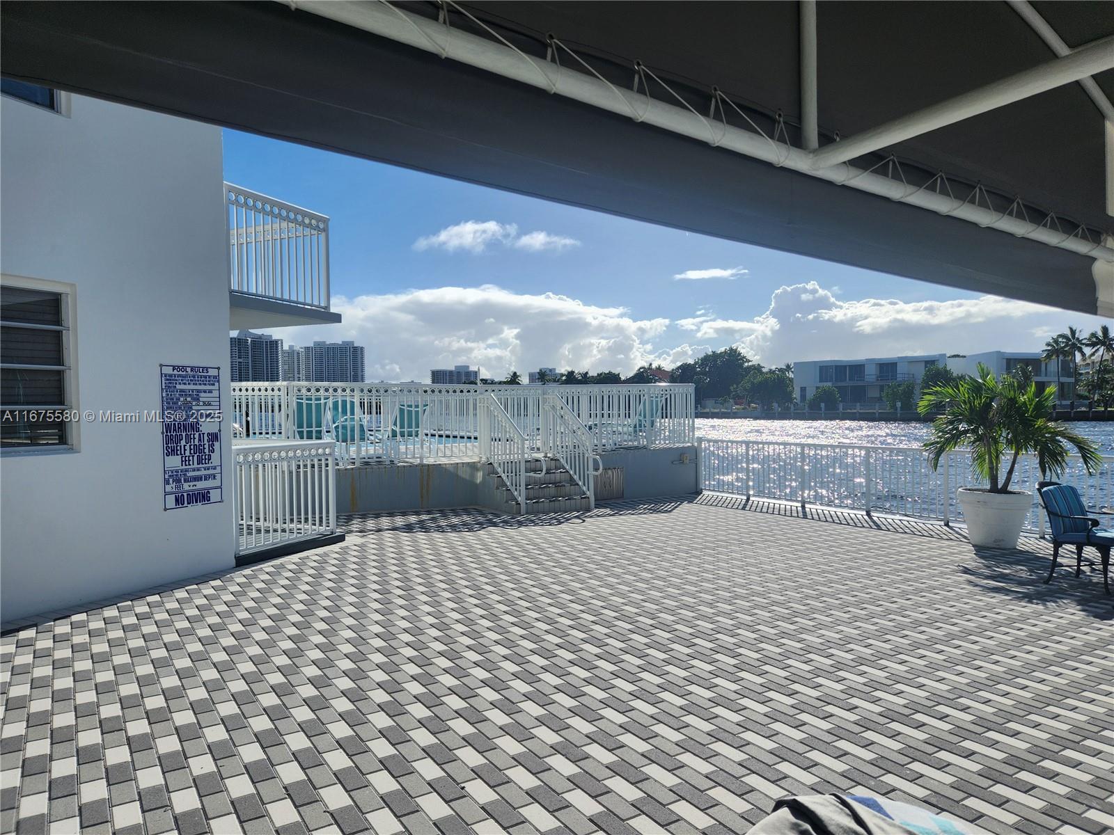 1913 S Ocean Dr 423