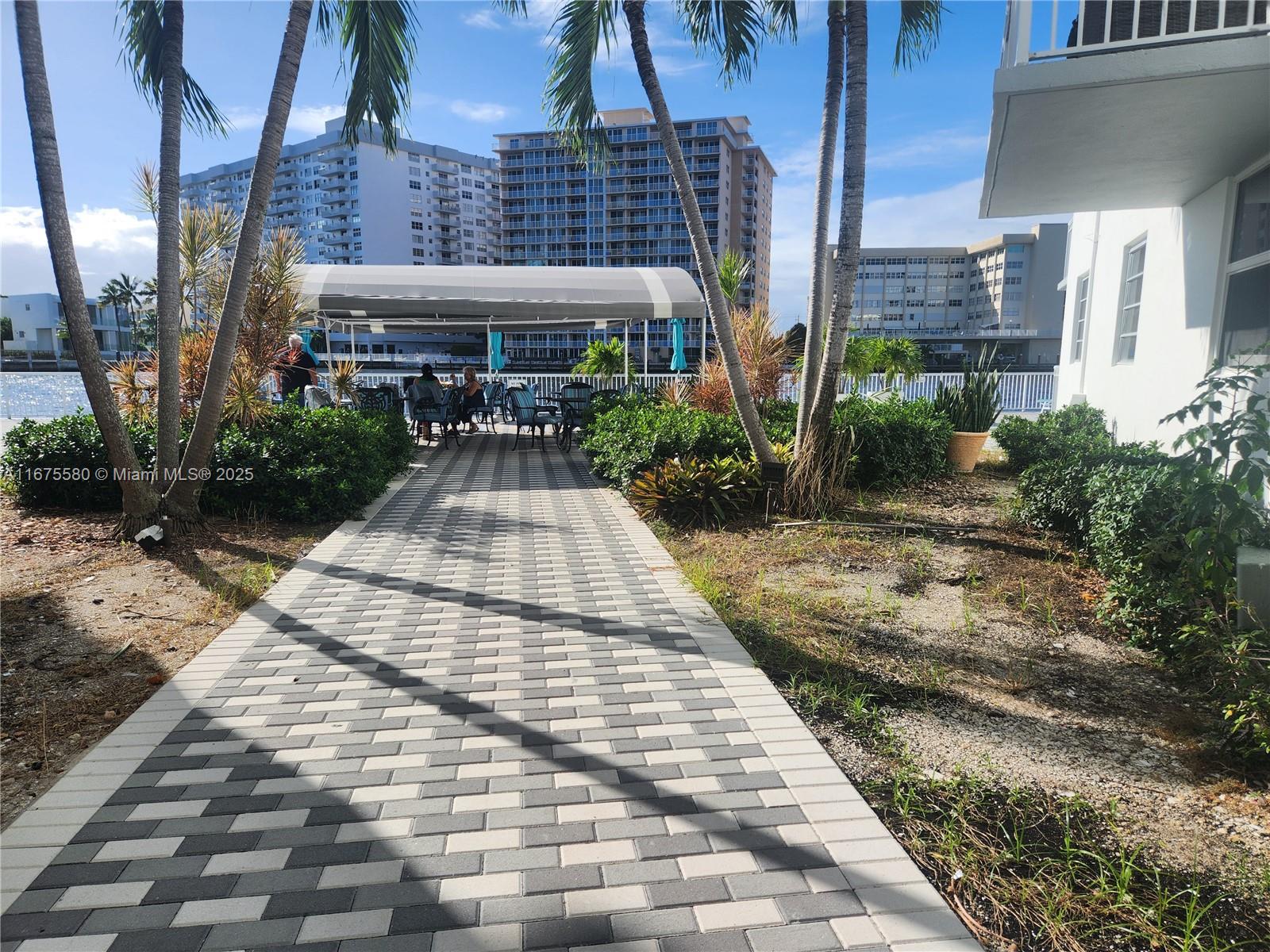 1913 S Ocean Dr 423