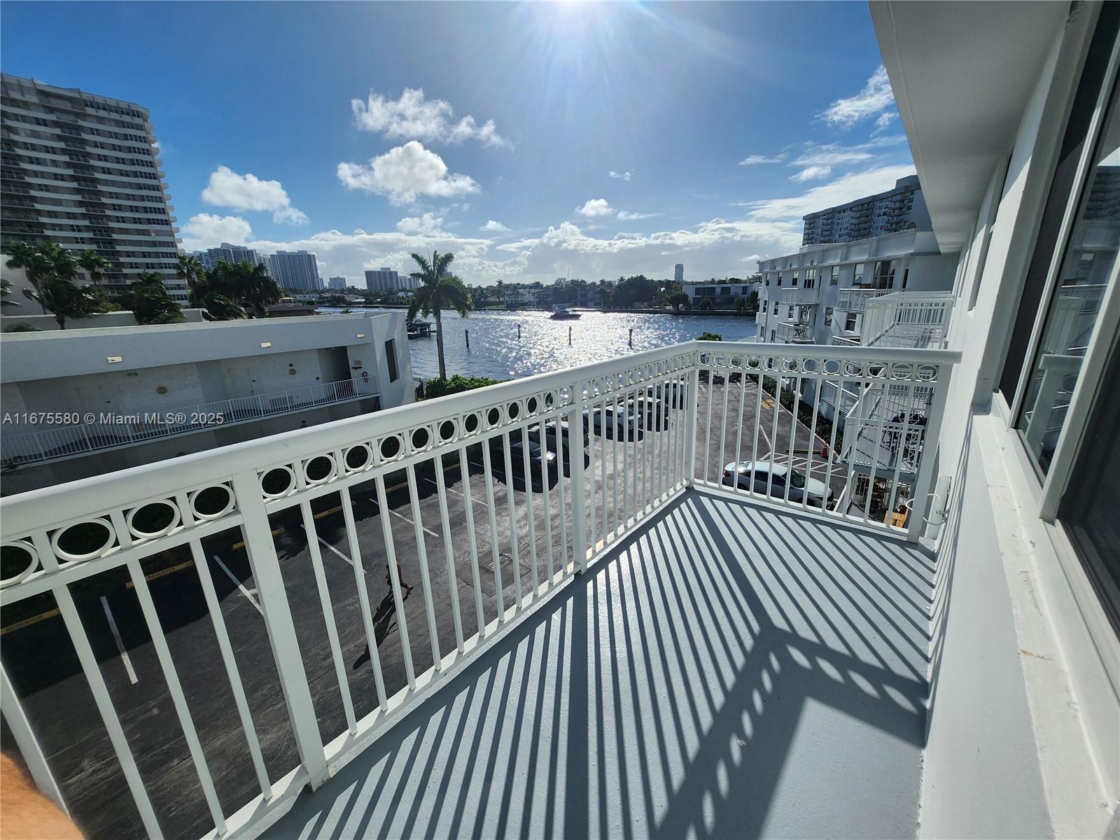 1913 S Ocean Dr 423