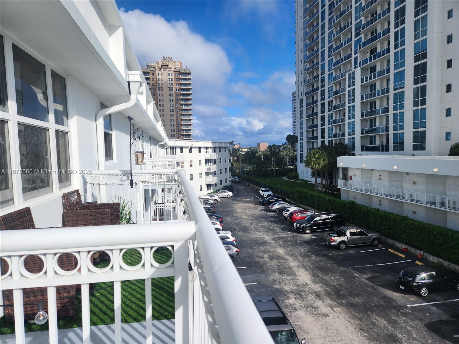 1913 S Ocean Dr 423