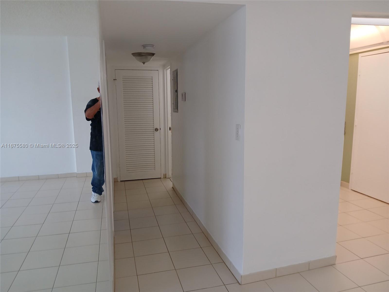 1913 S Ocean Dr 423