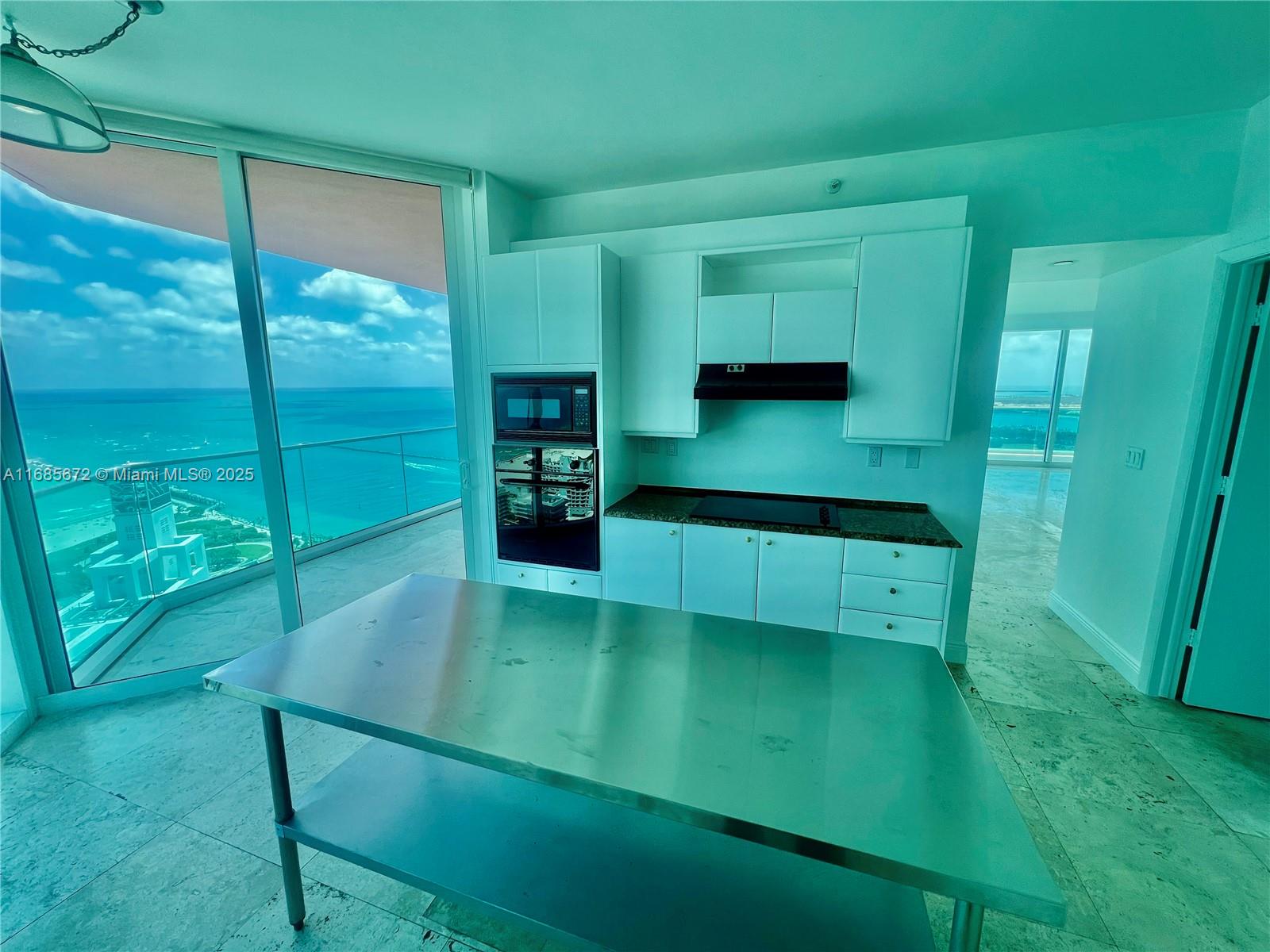300 S Pointe Dr #3601, Miami Beach FL 33139
