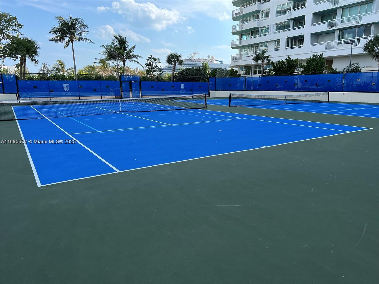 300 S Pointe Dr #3601, Miami Beach FL 33139