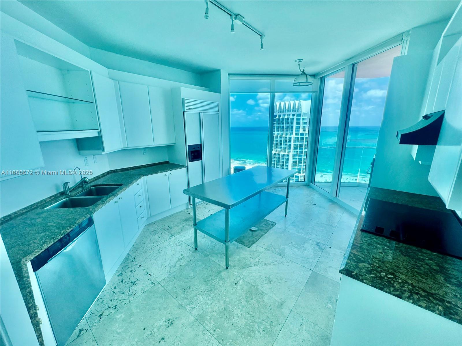 300 S Pointe Dr #3601, Miami Beach FL 33139
