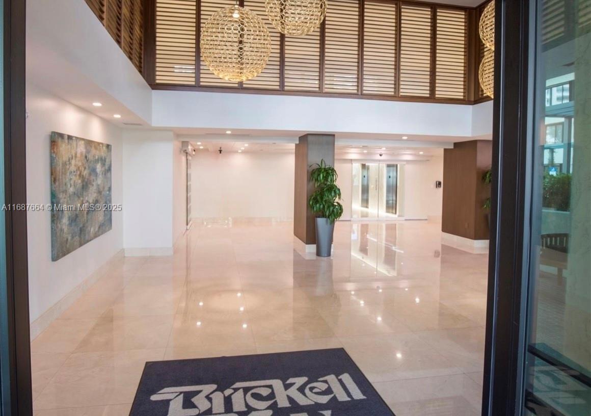 Condo for Sale in Miami, FL